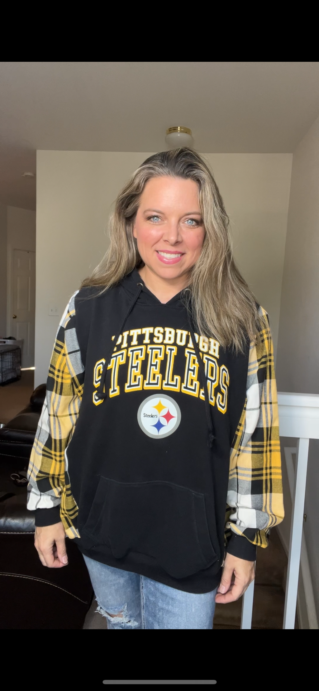 Upcycled Steelers – women's XL/1X – midweight sweatshirt with flannel sleeves ￼