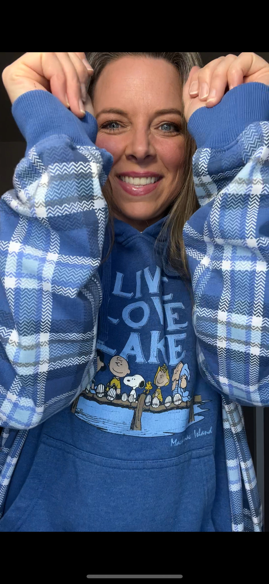 Upcycled Snoopy Lake – women’s M/L – thick sweatshirt with sweatshirt sleeves
