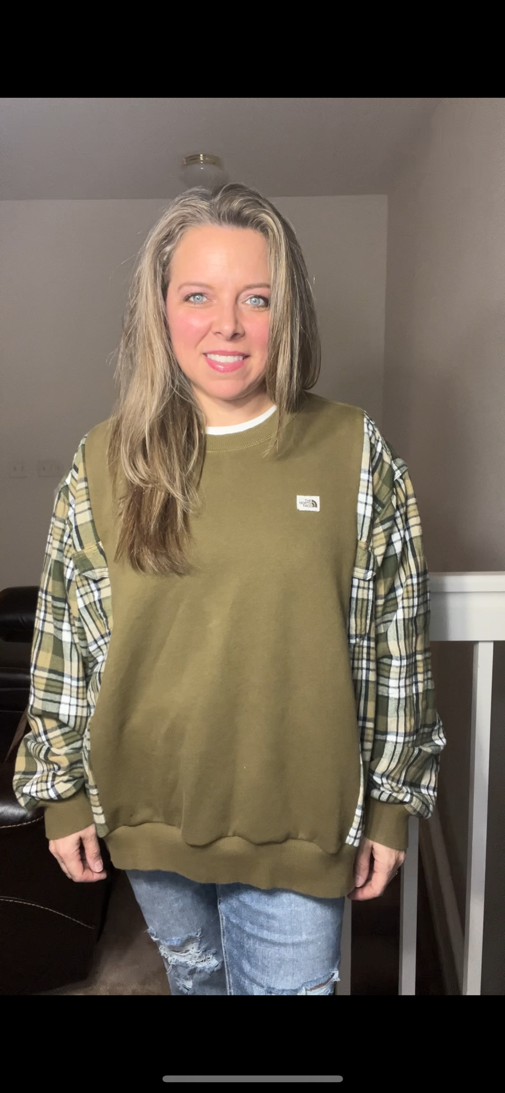 Upcycled Northface green – women’s 1X/2X – midweight sweatshirt with flannel sleeves ￼