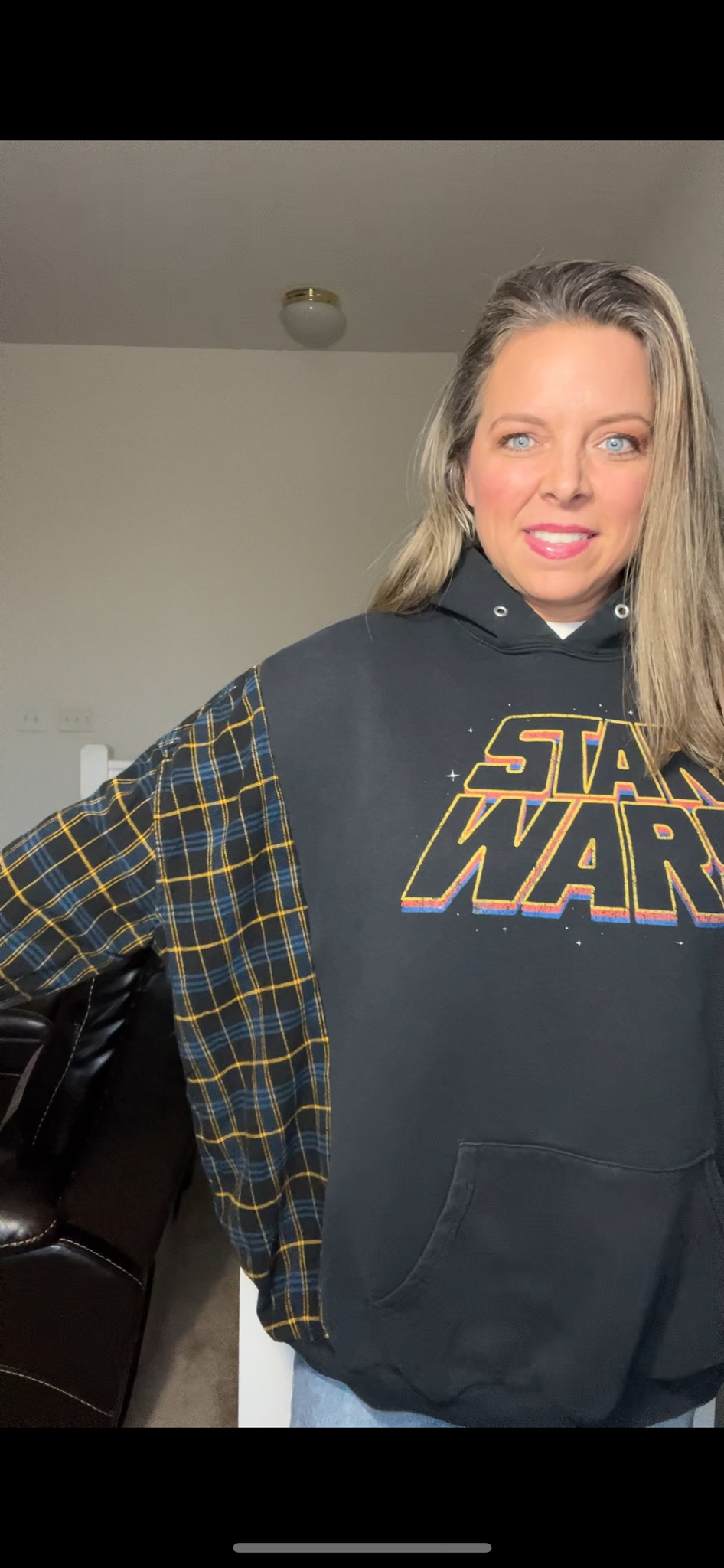 Upcycled Star Wars – women’s 2X/3X – Midweight sweatshirt with flannel sleeves￼