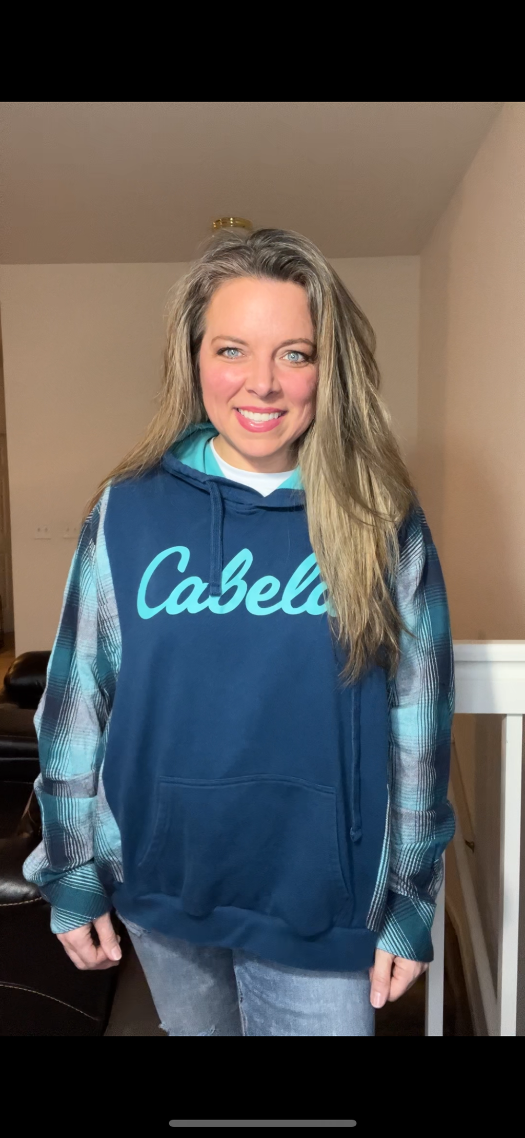 Upcycled Cabela’s – women’s M/L – midweight sweatshirt with flannel sleeves￼