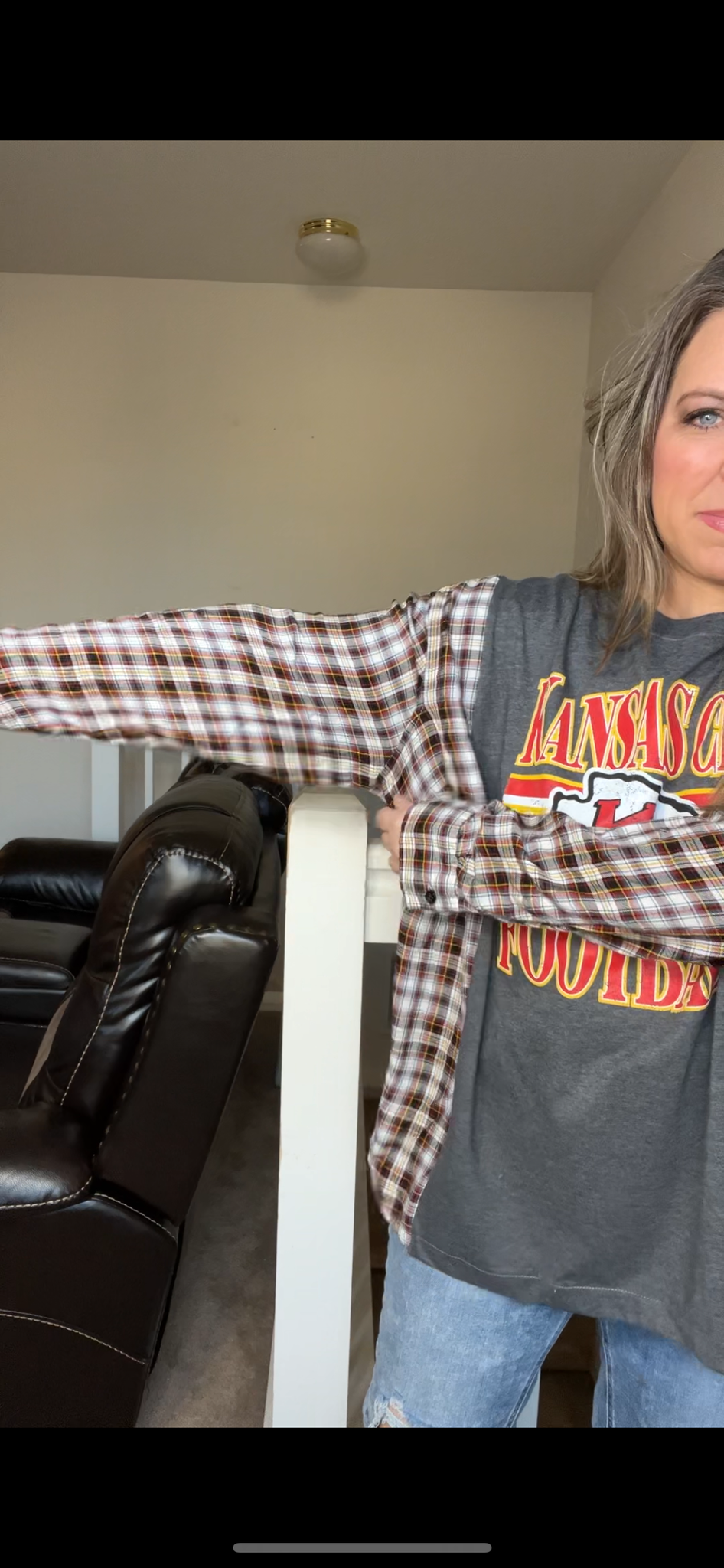 Upcycled Chiefs – women’s 1X/2X – T-shirt with thin flannel sleeves