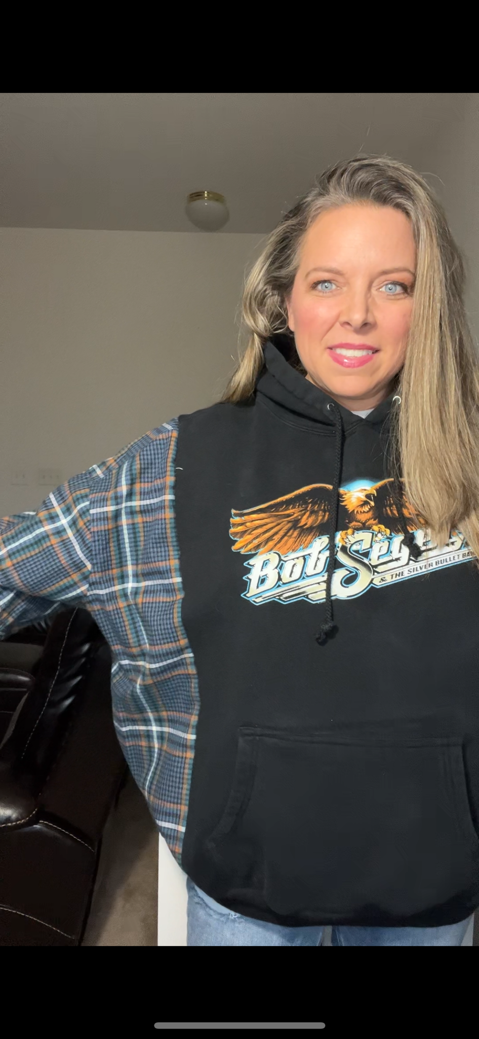 Upcycled Bob Seger – women’s XL/1X – thick sweatshirt with flannel sleeves￼