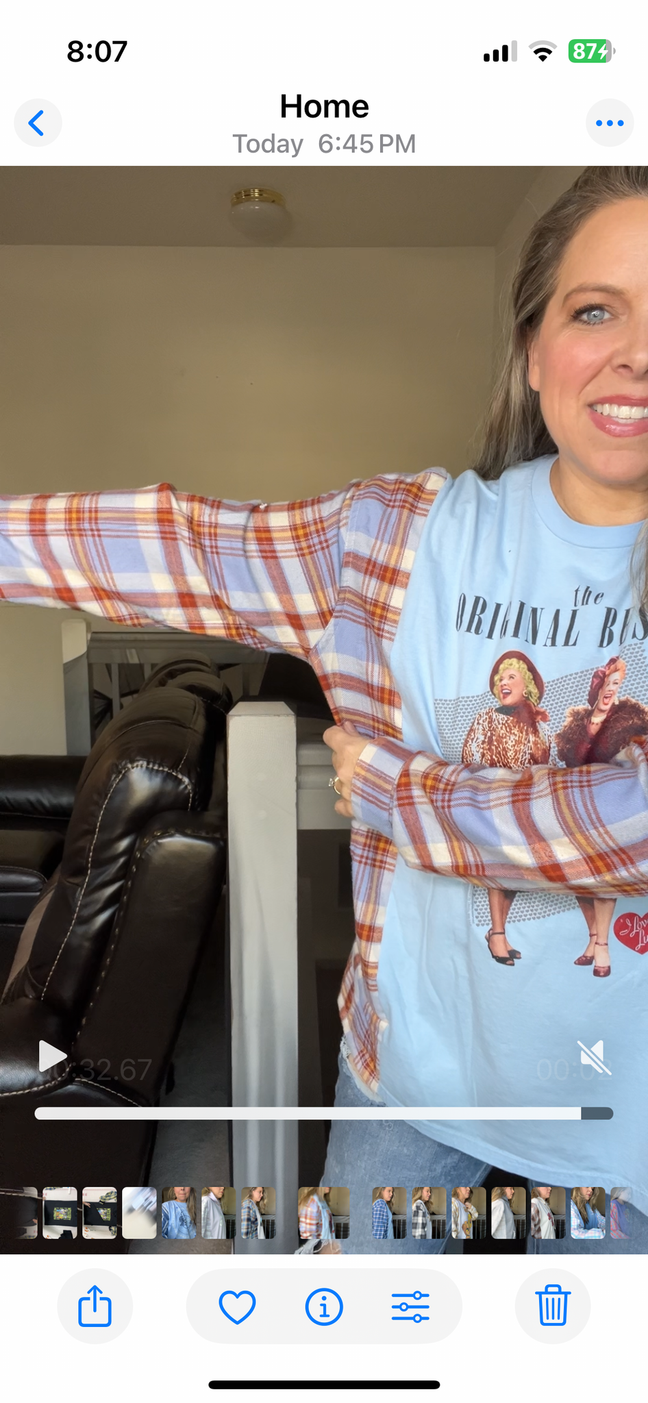 Upcycled Lucy – women’s XL T-shirt with flannel sleeves – sleeves more fitted￼