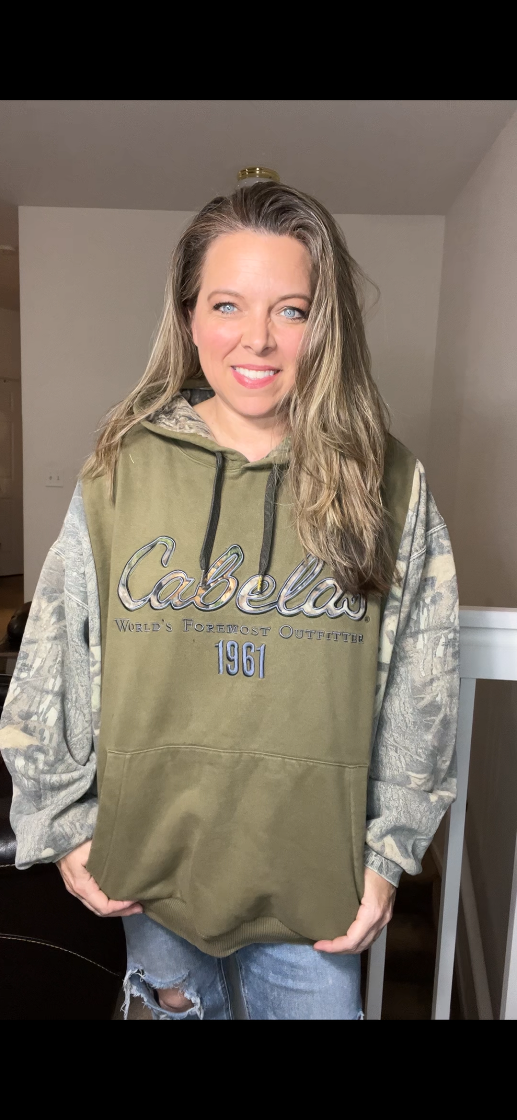 Upcycled Cabela’s – women’s 2X/3X midweight sweatshirt with sweatshirt sleeves
