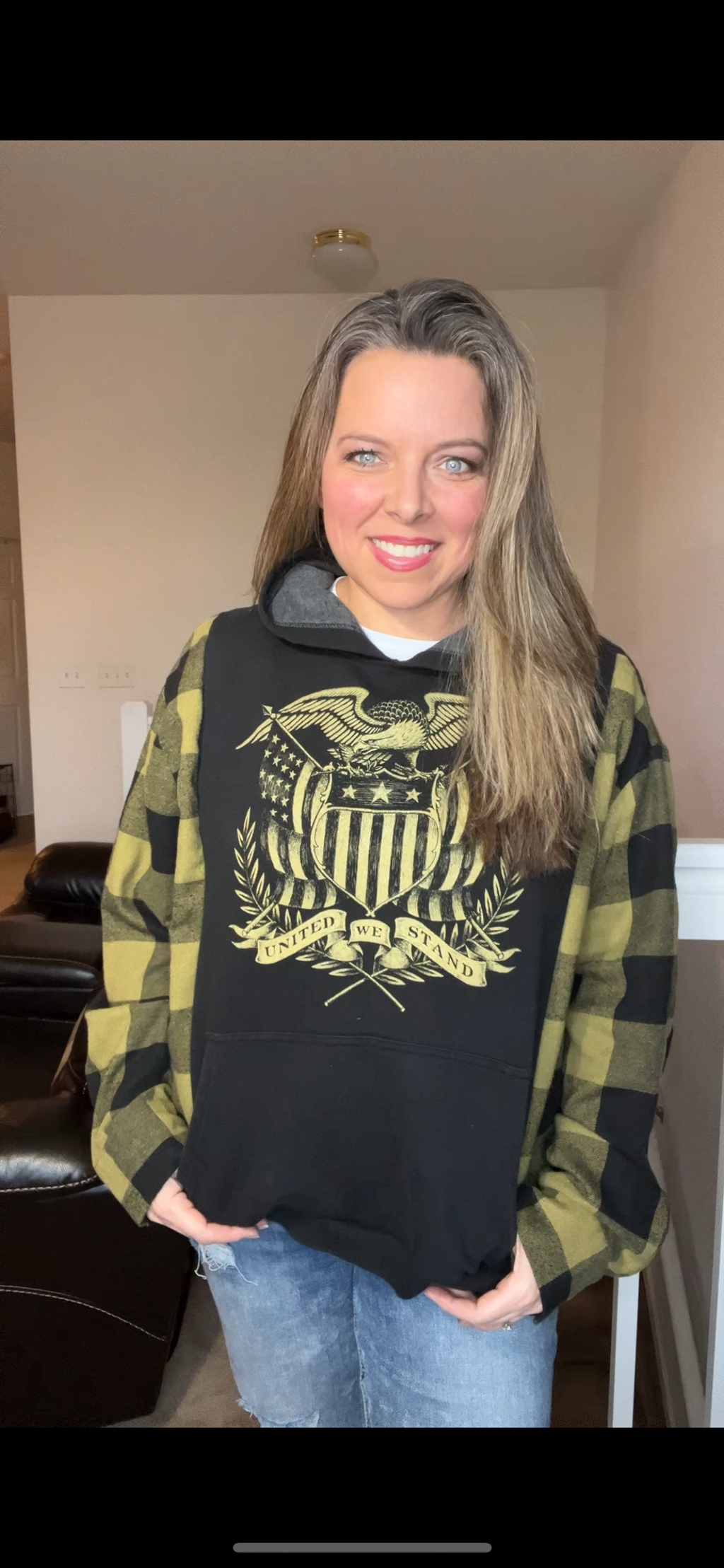 Upcycled United – women’s large – midweight sweatshirt with flannel sleeves￼