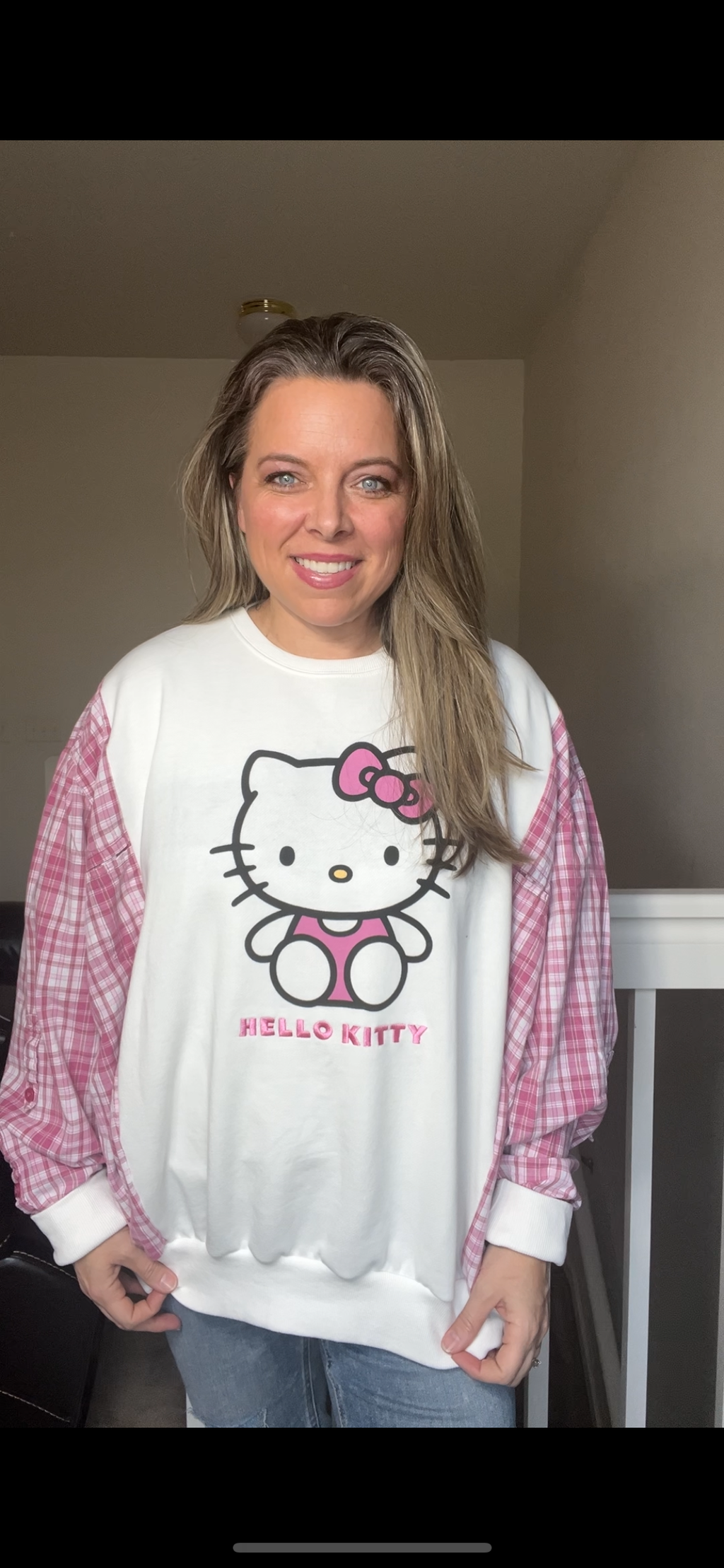 Upcycled Hello Kitty – women’s 1X – thin Sweatshirt with cotton sleeves￼