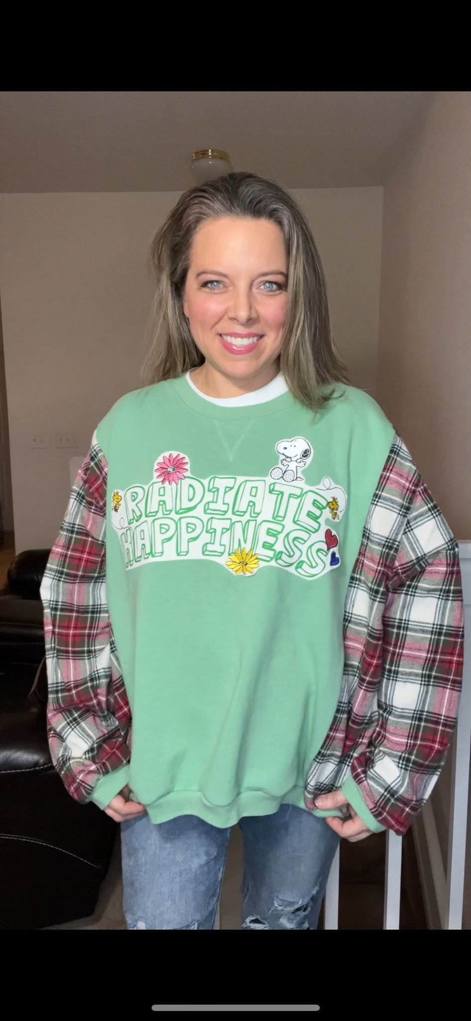Upcycled Happiness – women’s 1X/2X – midweight sweatshirt with thick flannel sleeves – wide, but shorter￼