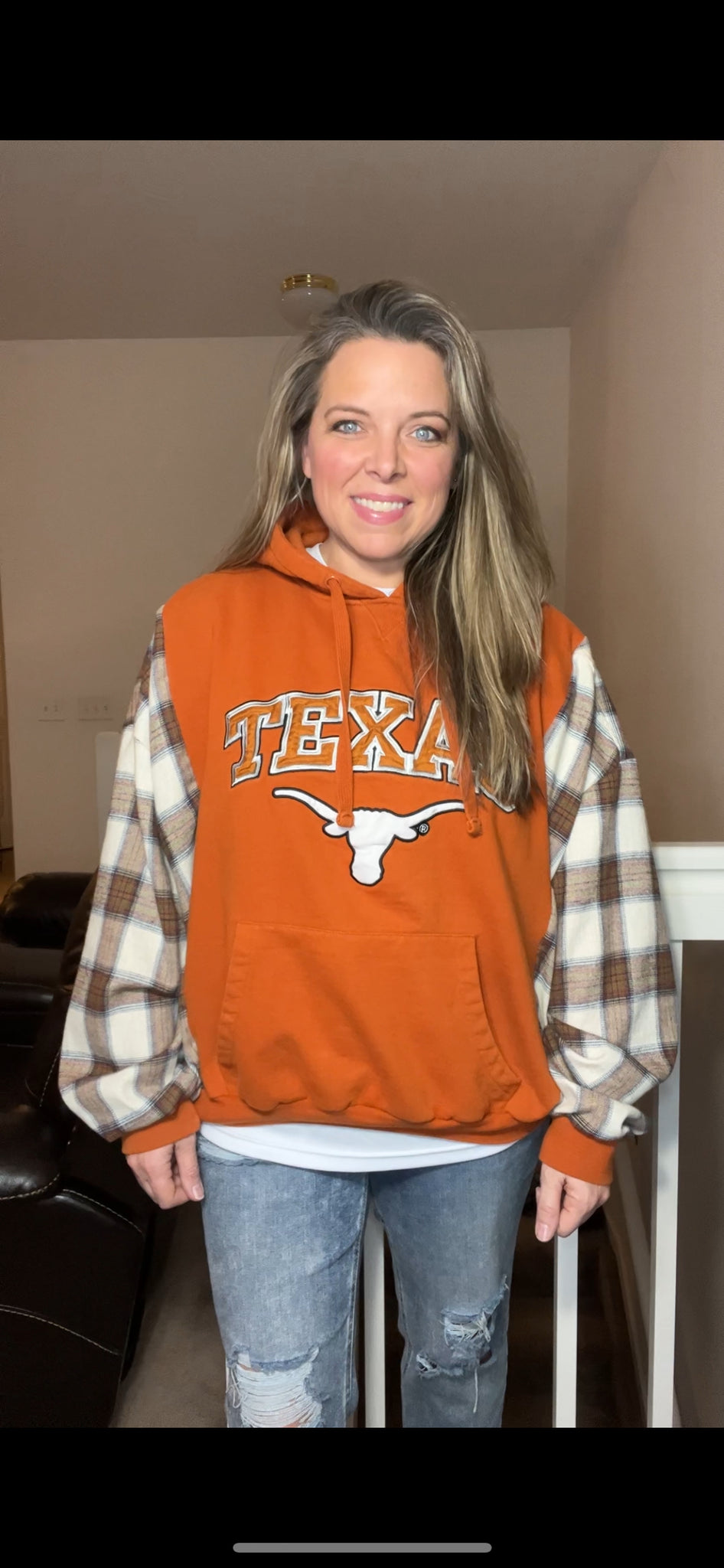 Texas Longhorns – woman’s L/XL – thick sweatshirt with flannel sleeves ￼