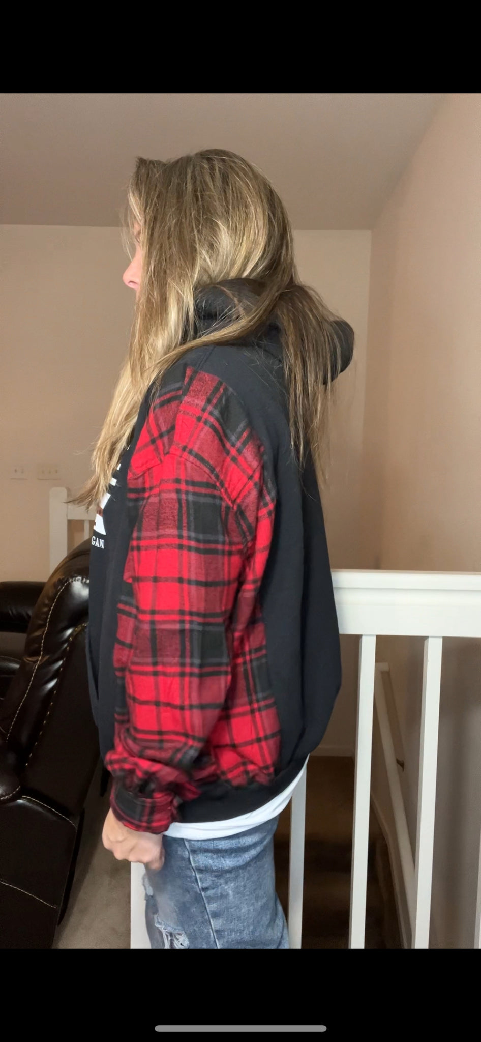 Campfire - woman’s LARGE - thick sweatshirt with flannel sleeves ￼