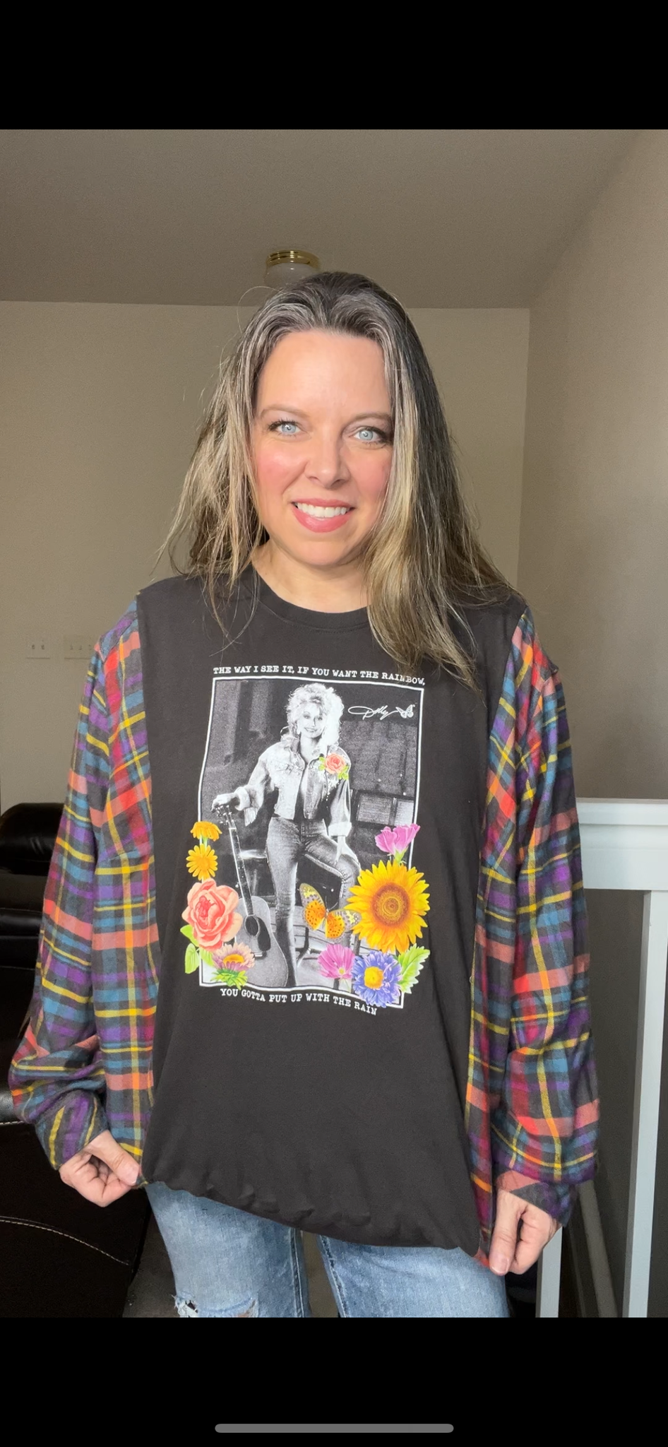 Upcycled Dolly Parton – women’s 2X/3X T-shirt with thin flannel sleeves