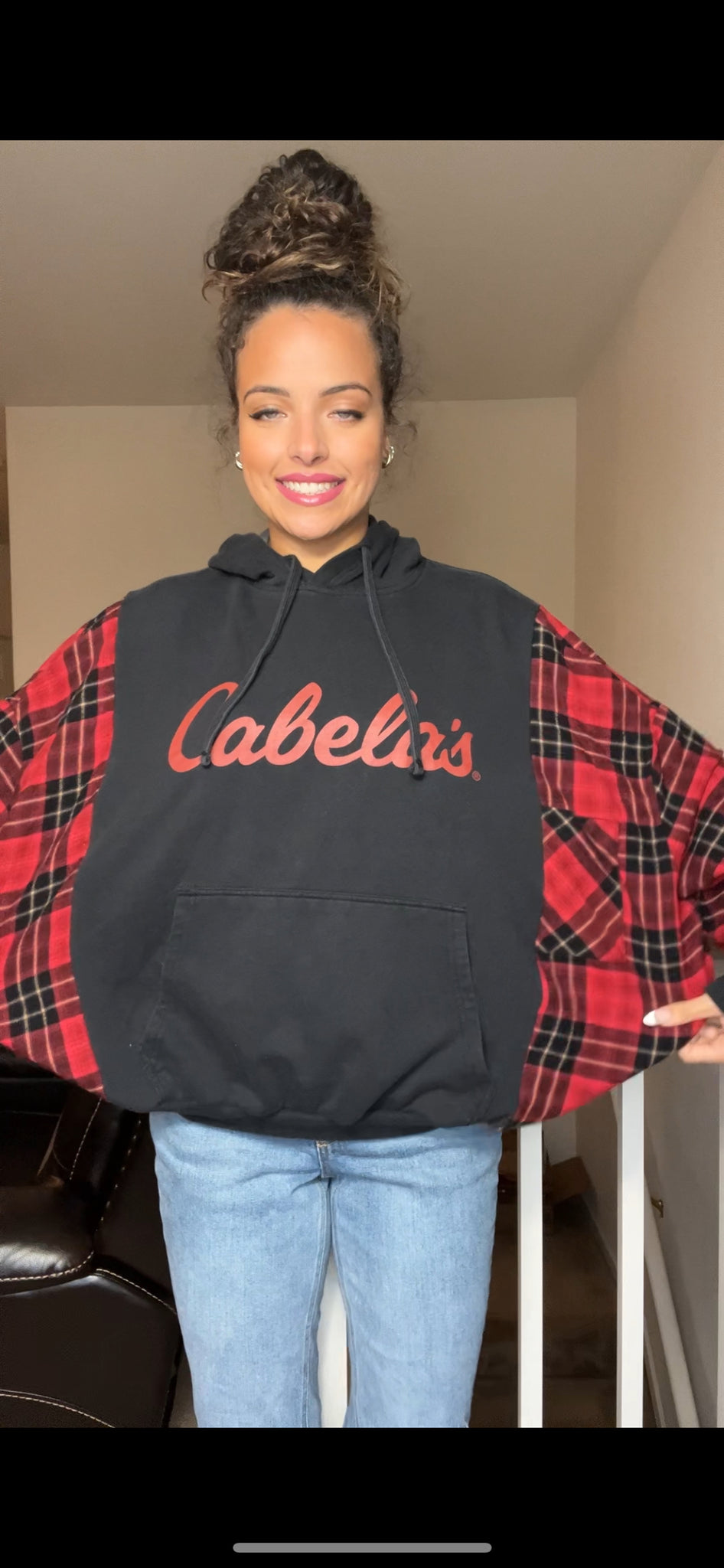 Cabelas - woman’s M/L - midweight sweatshirt with flannel sleeves ￼