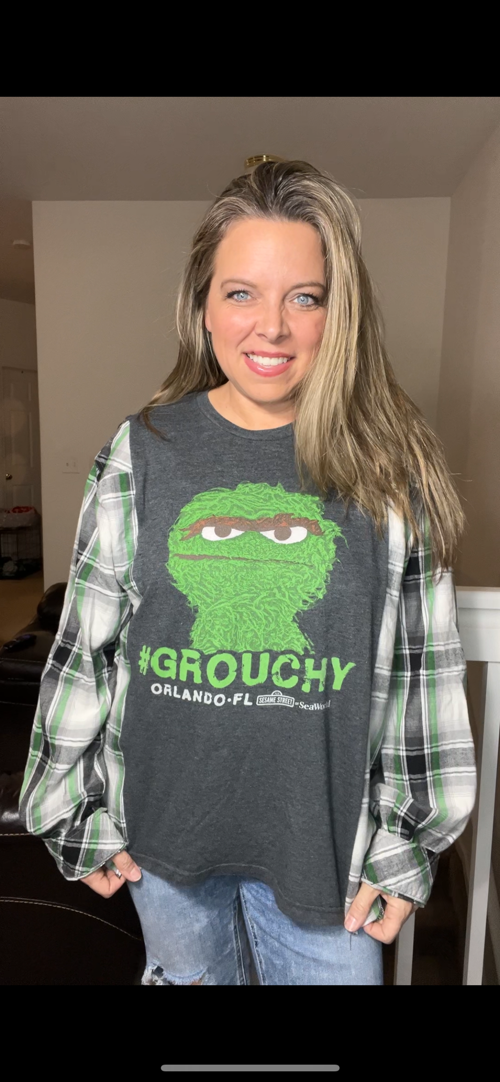 Upcycled Grouchy – women’s large T-shirt with cotton sleeves