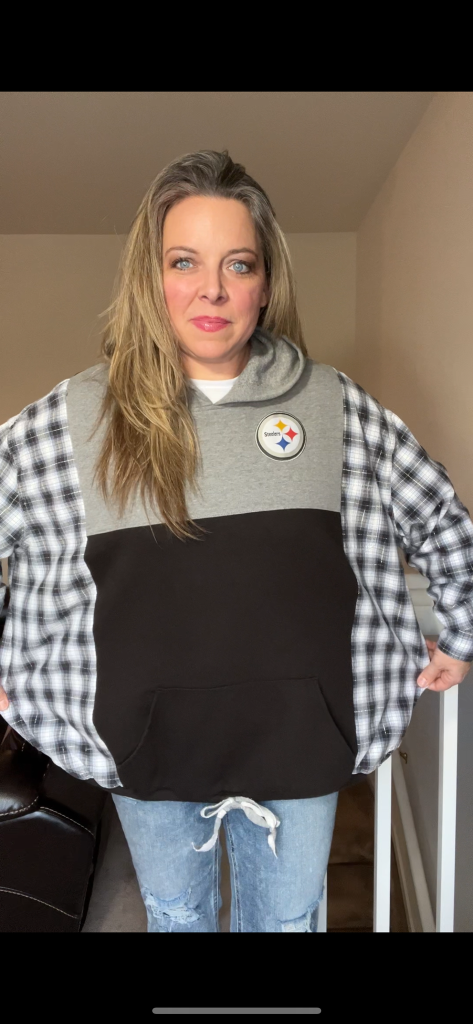 Upcycled Steelers – women’s 1X – midweight sweatshirt with flannel sleeves￼