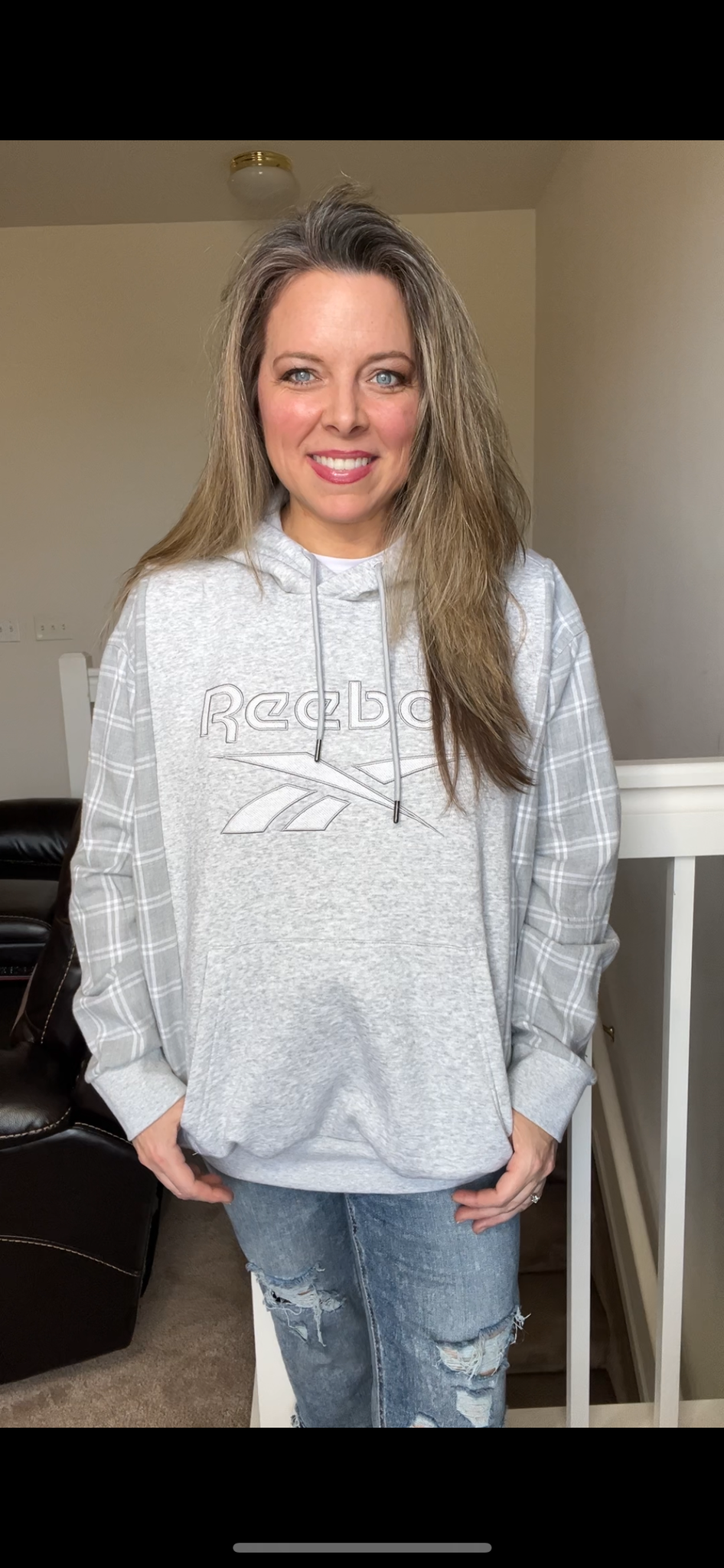 Upcycled Reebok gray – women’s XL – soft thick sweatshirt with flannel sleeves￼