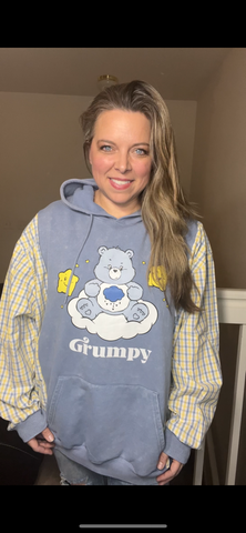 Upcycled Grumpy Bear – women's 3X – midweight Sweatshirt with cottondress sleeves