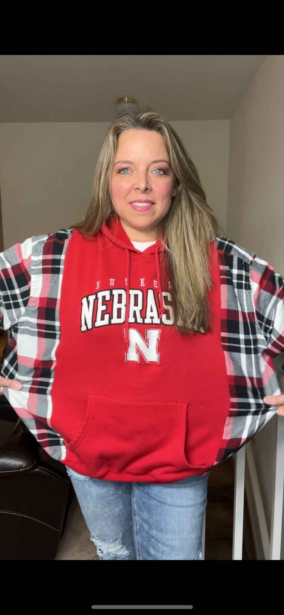 Upcycled Nebraska – women’s 1X – midweight sweatshirt with flannel sleeves ￼