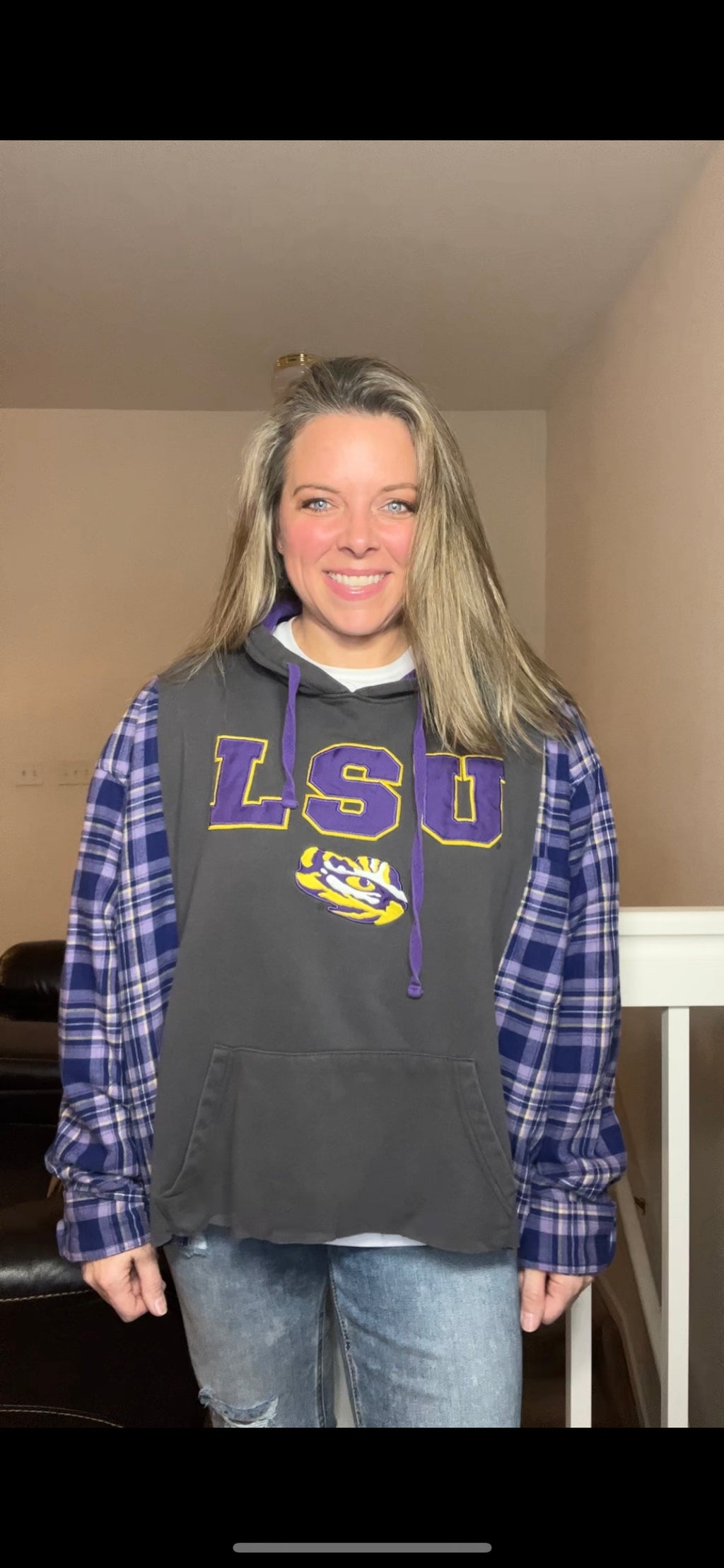 LSU - woman’s M/L - wide but short - open bottom