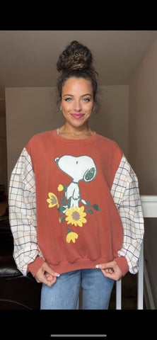 Snoopy - woman’s LARGE - thin sweatshirt with flannel sleeves ￼