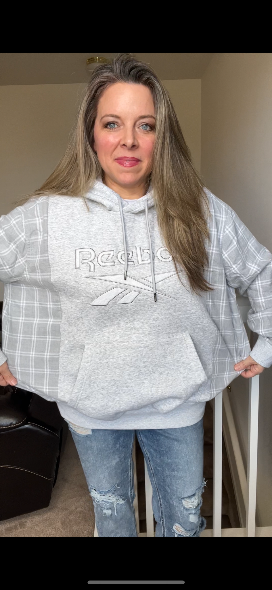 Upcycled Reebok gray – women’s XL – soft thick sweatshirt with flannel sleeves￼