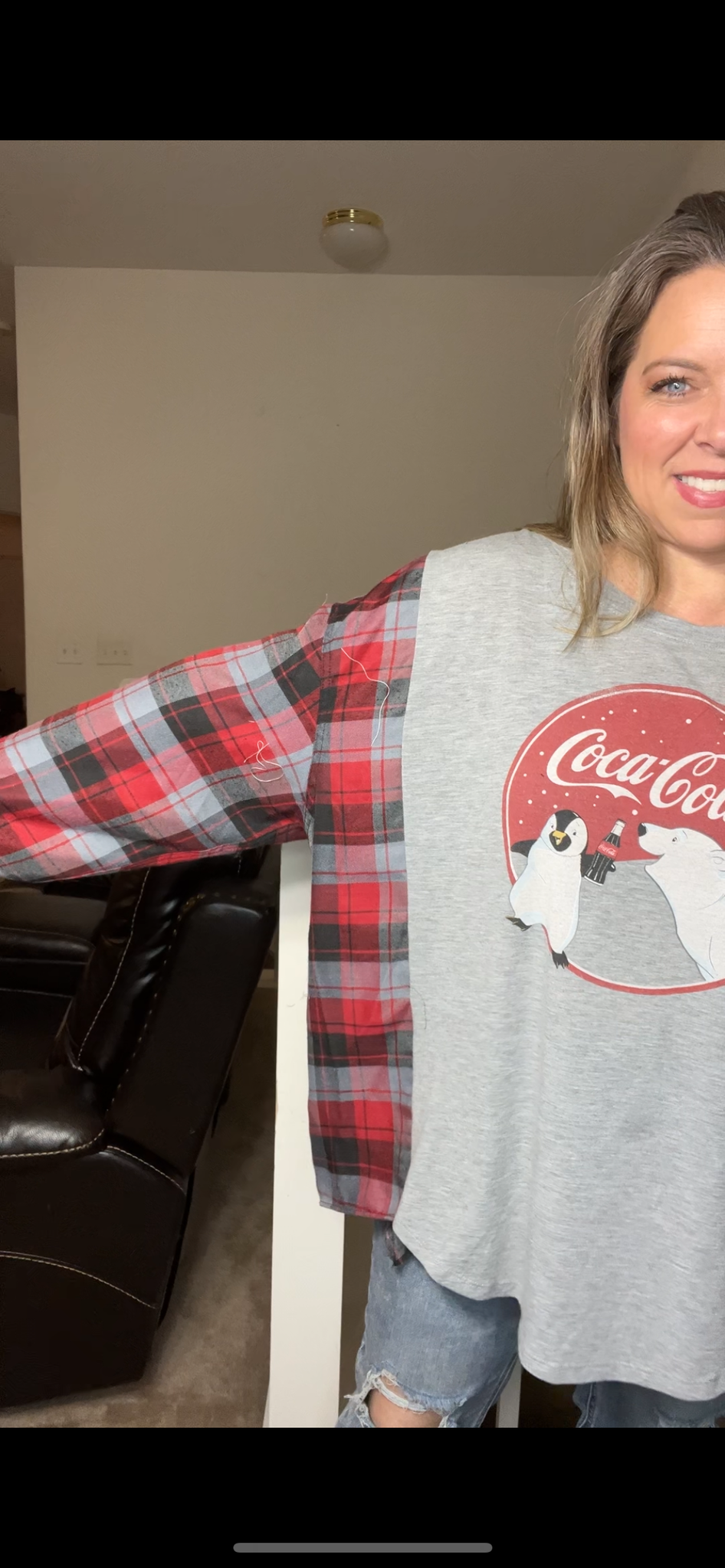 Upcycled Coca-Cola – women’s 3X/4X – thin T-shirt with flannel sleeves