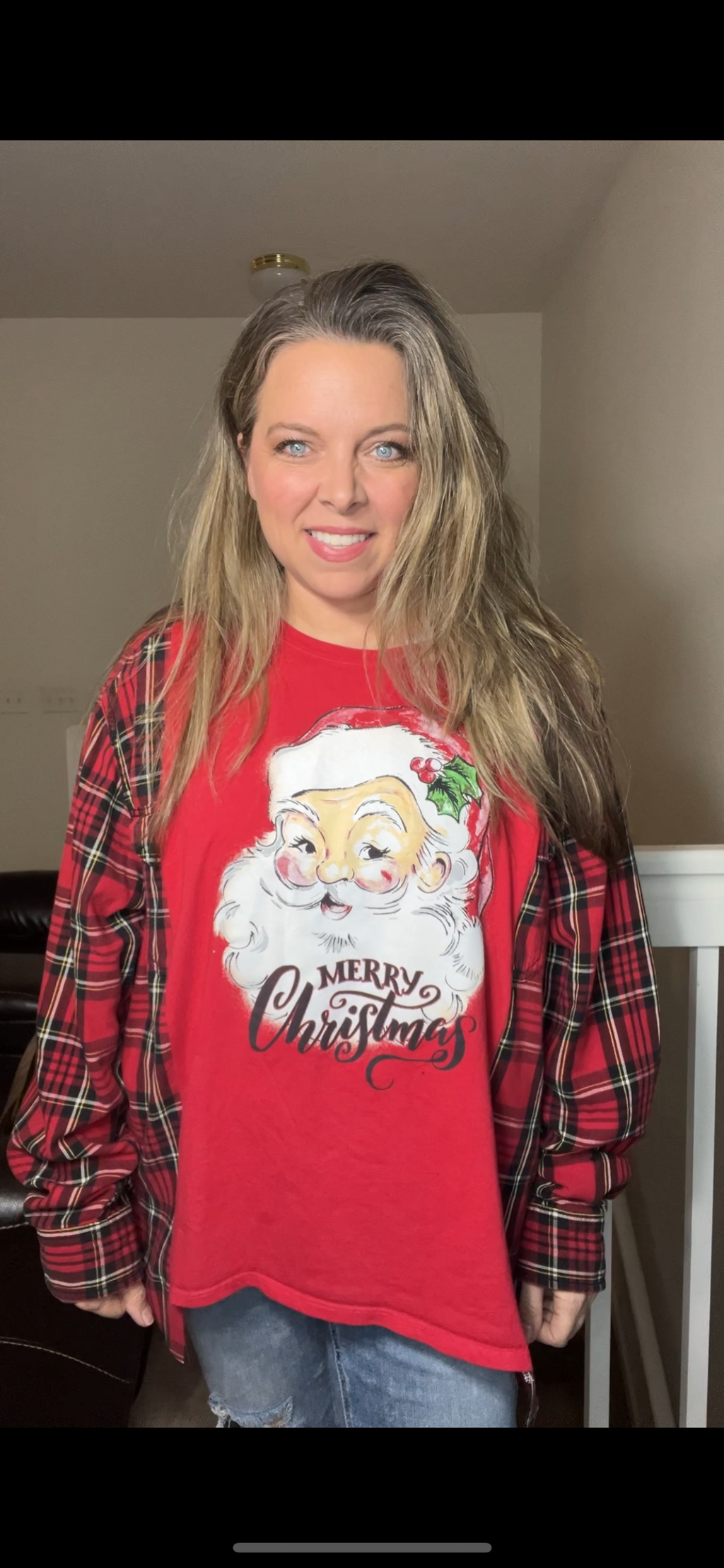 Upcycled Santa – women's XL/1X – T-shirt with flannel sleeves ￼