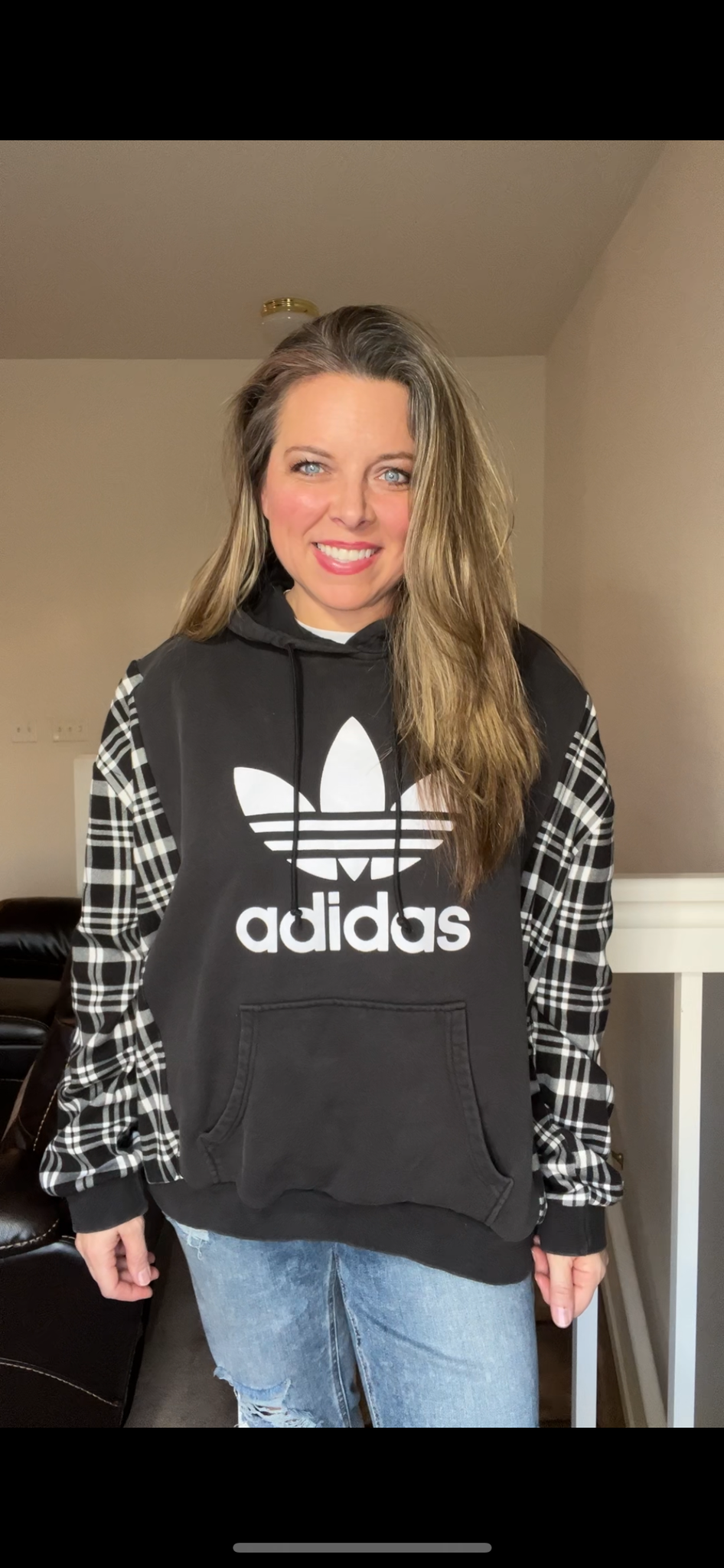 Upcycled Adidas – women’s L/XL – thick sweatshirt with soft, stretchy sleeves ￼