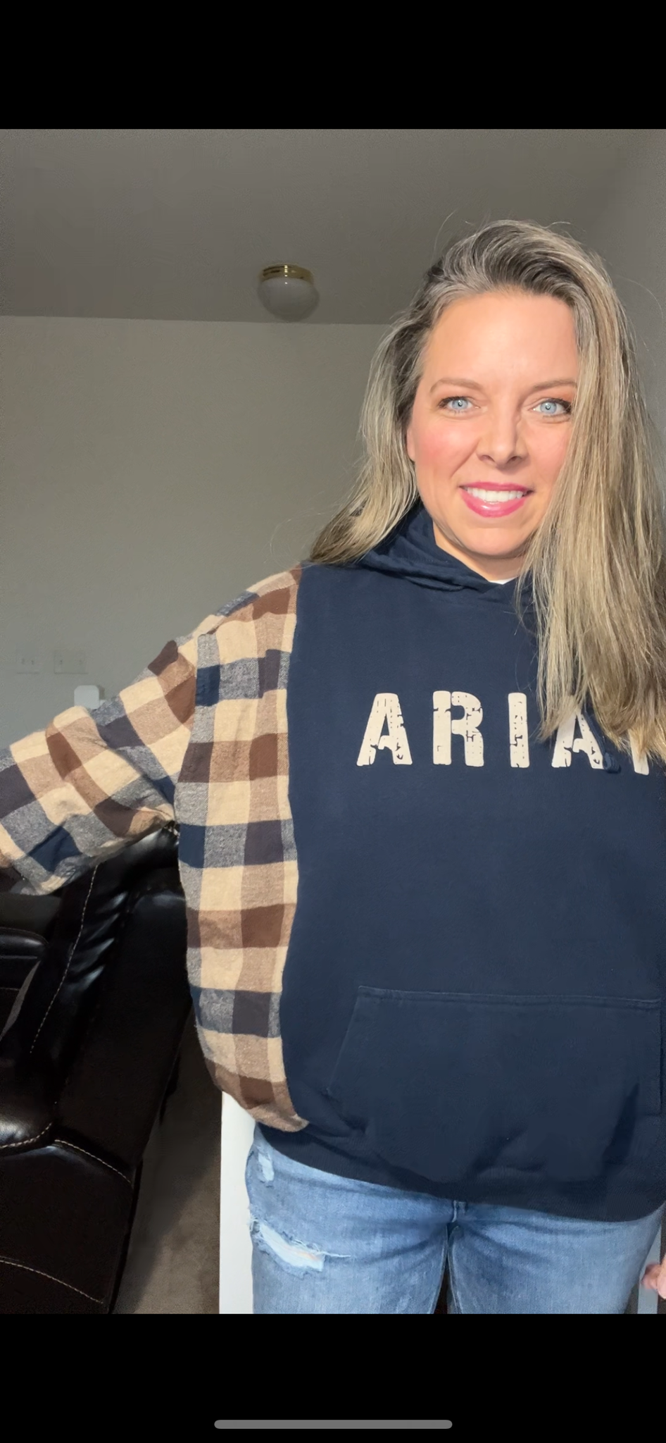 Upcycled Ariat – women’s medium – midweight sweatshirt with flannel sleeves￼