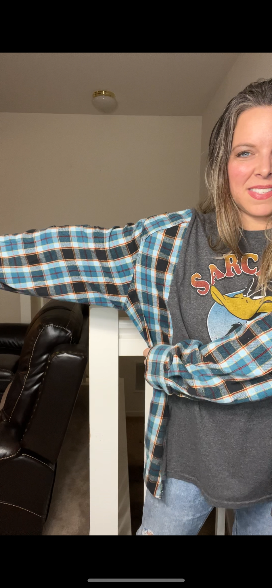 Upcycled Daffy sarcasm – women’s 2X/3X T-shirt with flannel sleeves