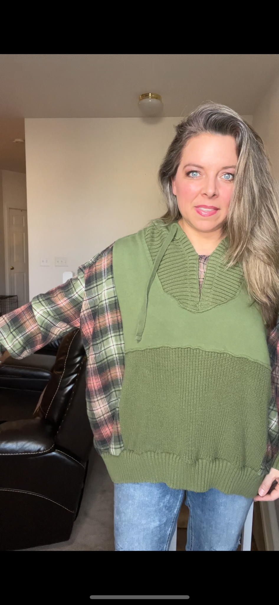 Upcycled Green Sweater – women’s 1X – sweater with flannel sleeves￼