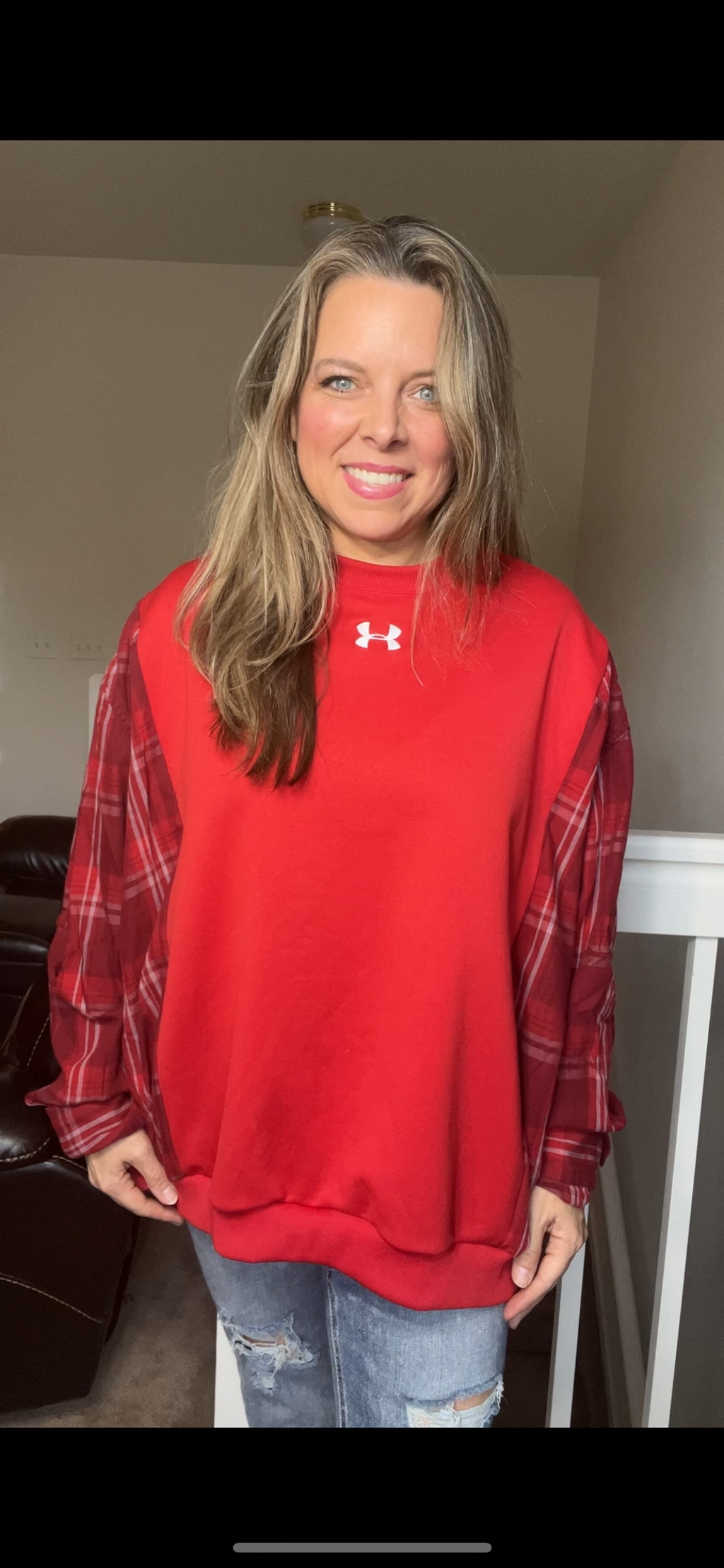 Upcycled Red UA – women’s 1X – midweight sweatshirt with flannel sleeves￼