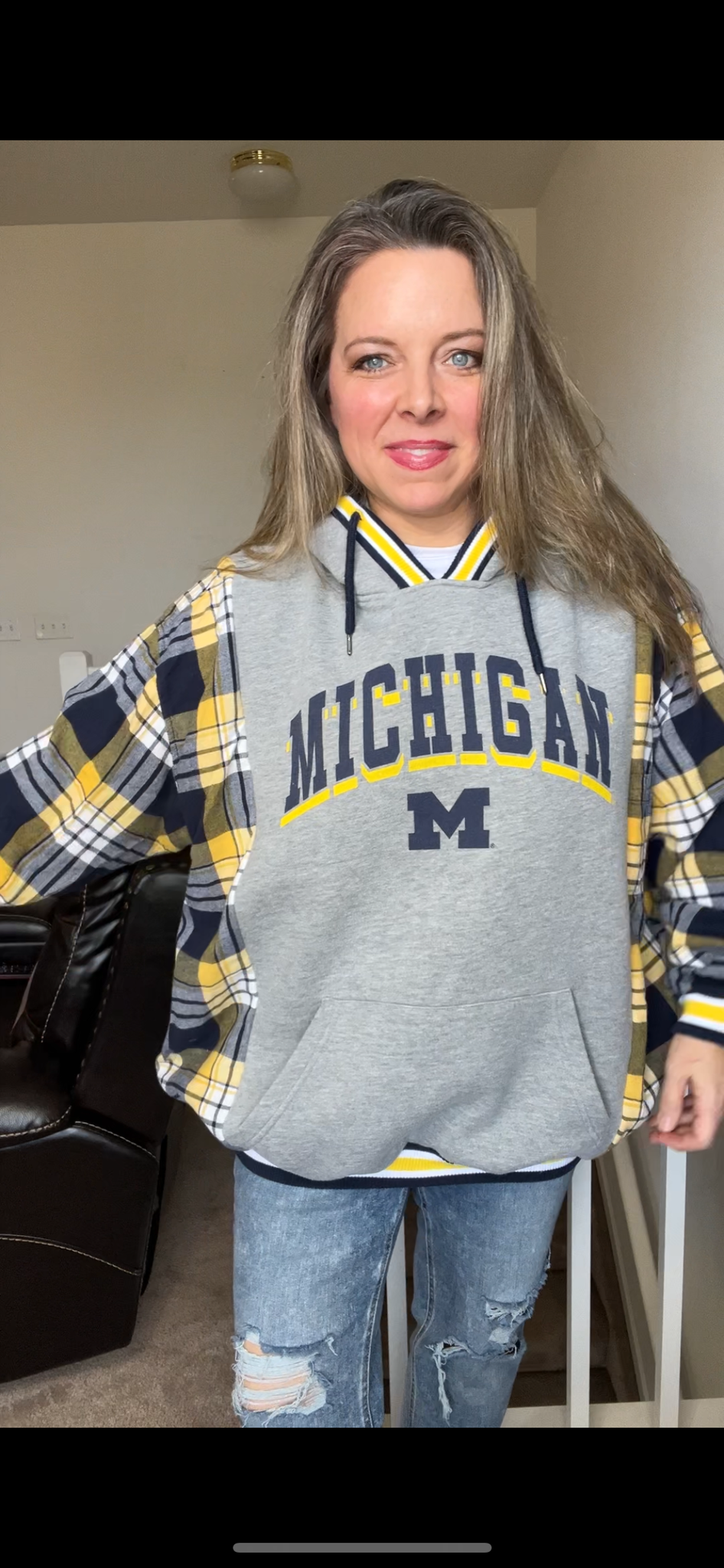 Upcycled ￼UofM - Women’s 1X – soft thick sweatshirt with flannel sleeves￼