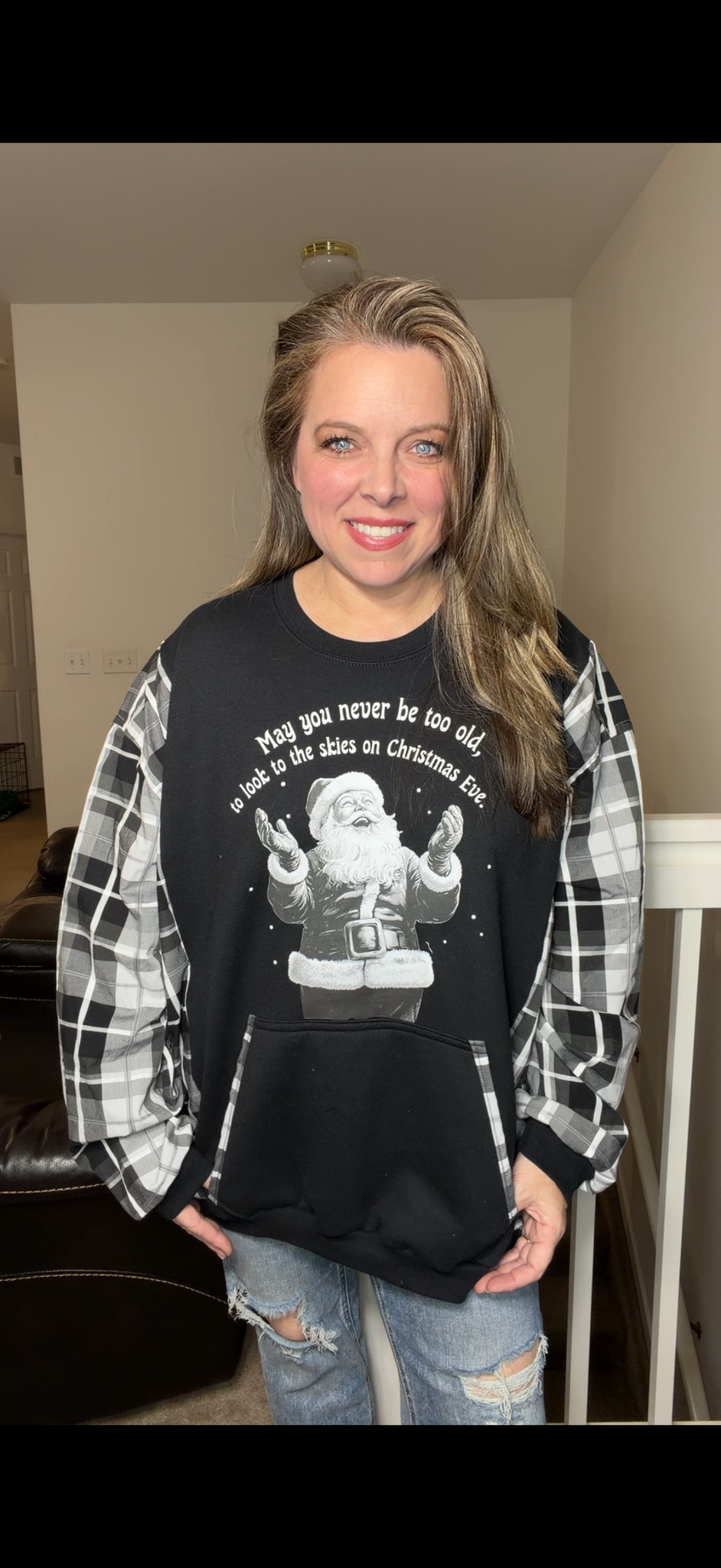 Upcycled Santa – women's 3X/4X midweight sweatshirt with cotton sleeves ￼