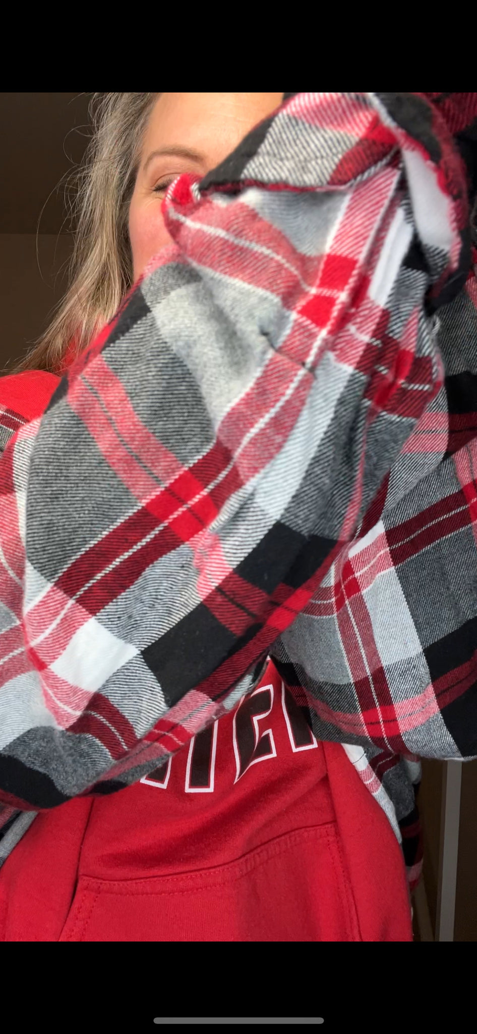 KC Chiefs - woman’s L/XL - midweight sweatshirt with flannel sleeves ￼