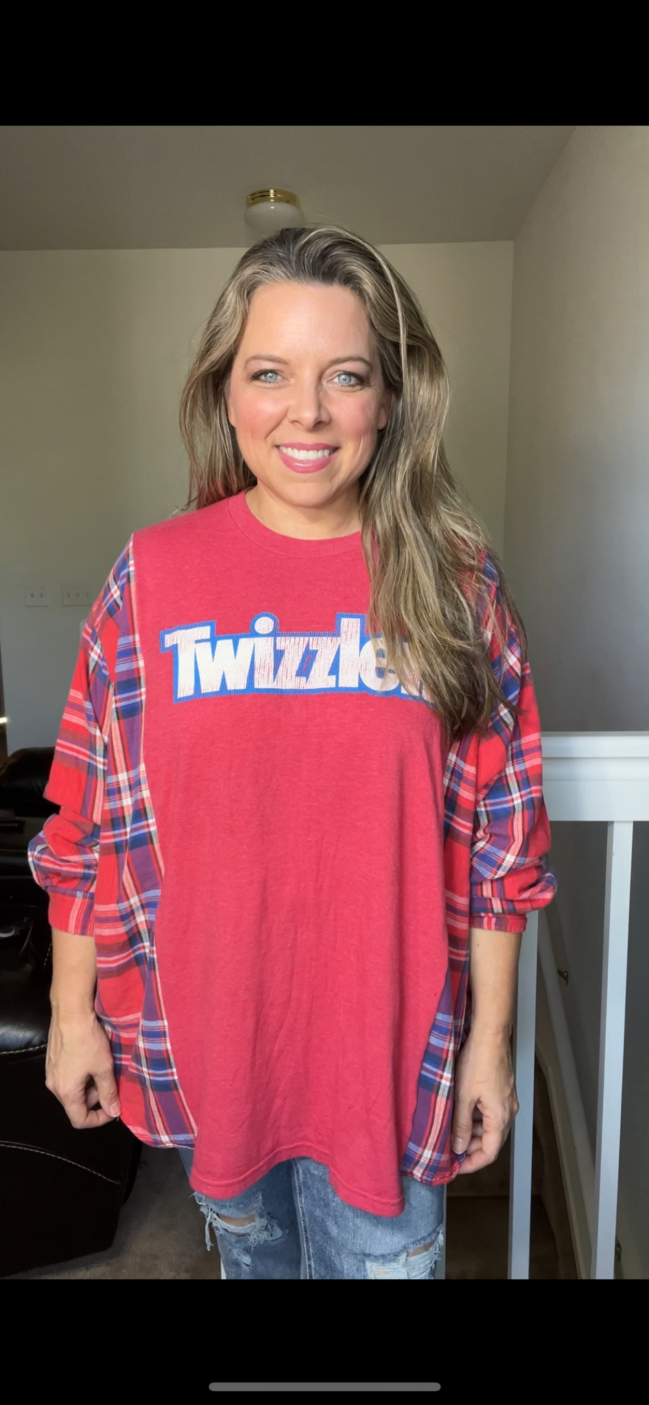 Upcycled Twizzlers – women’s 1X – thin T-shirt with flannel sleeves￼