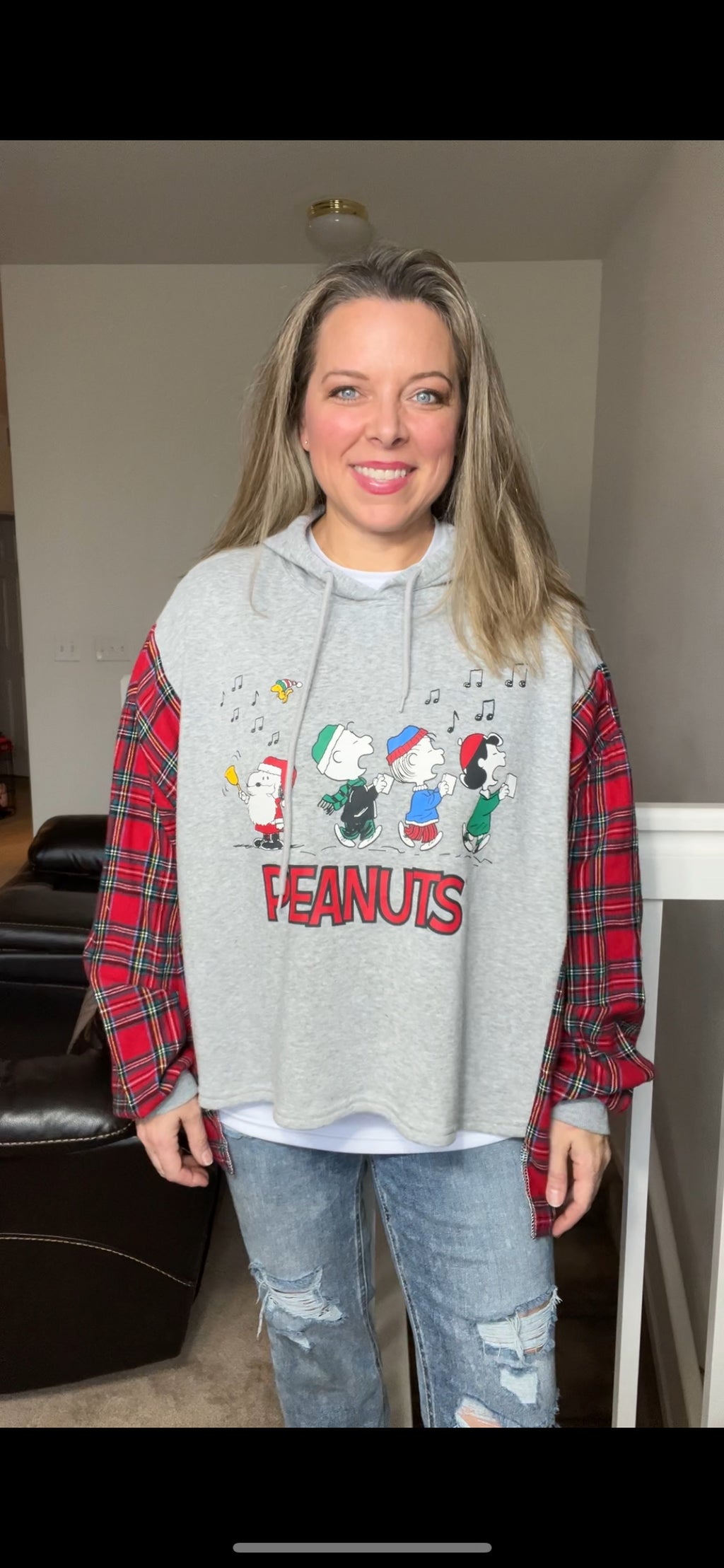 Peanuts Caroling - woman’s XL