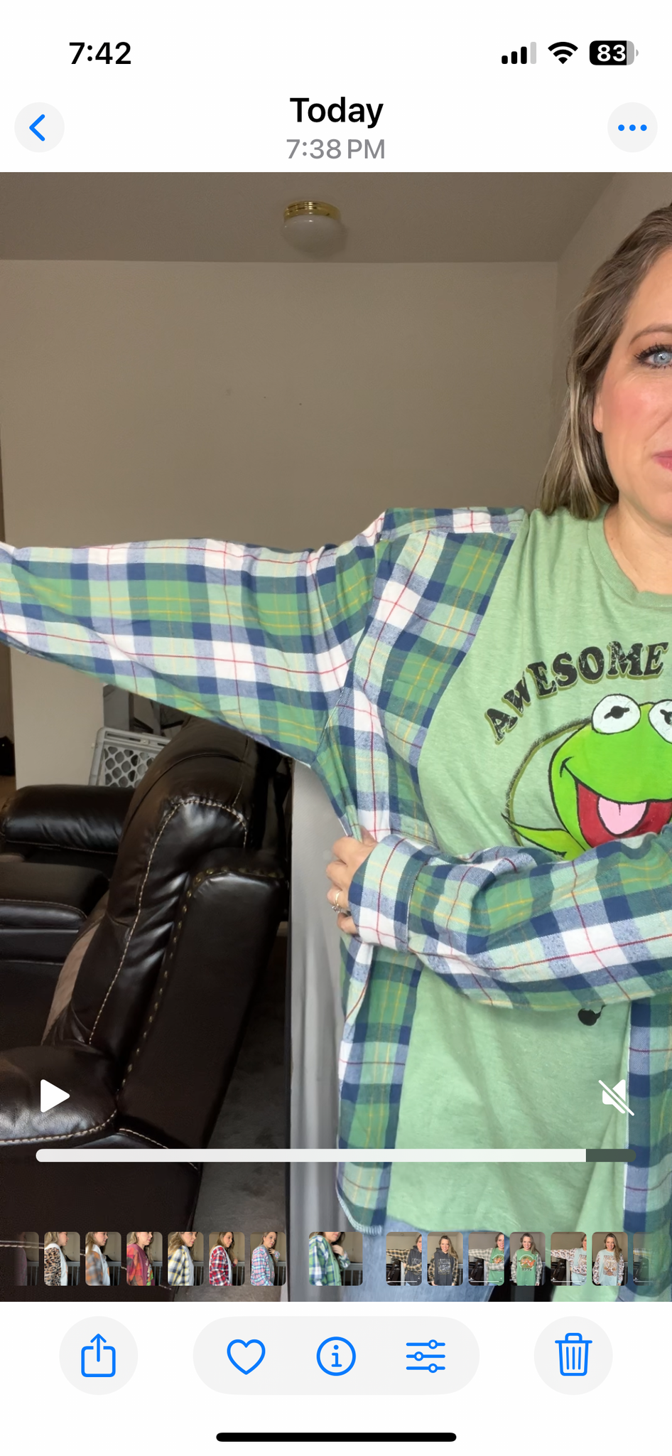 Upcycled Kermit – women’s 2X long T-shirt with flannel sleeves