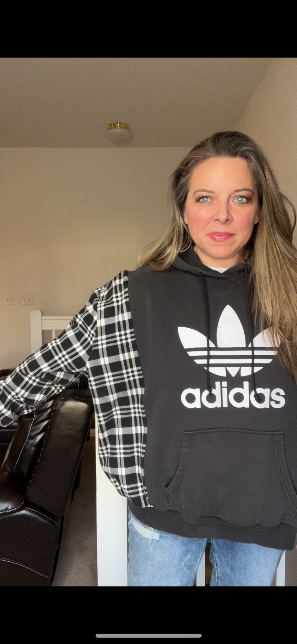 Upcycled Adidas – women’s L/XL – thick sweatshirt with soft, stretchy sleeves ￼