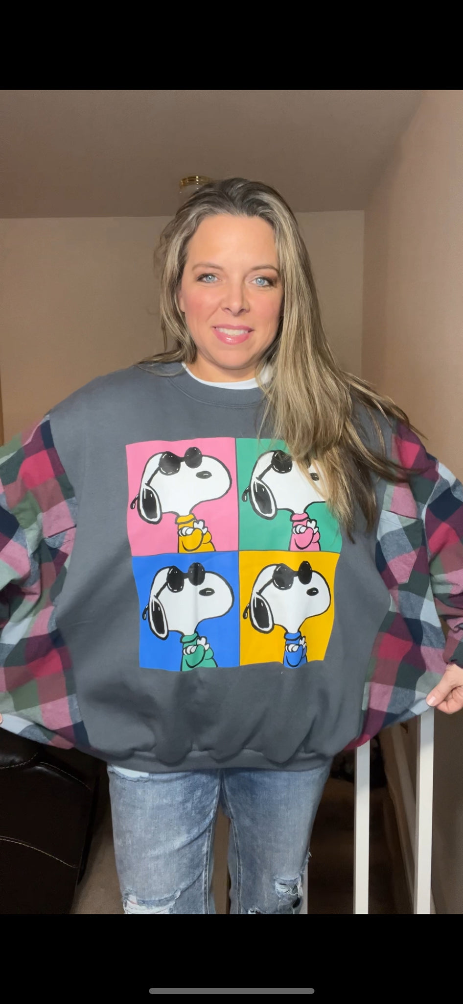 Snoopy - women’s XL/1X – midweight sweatshirt with flannel sleeves ￼