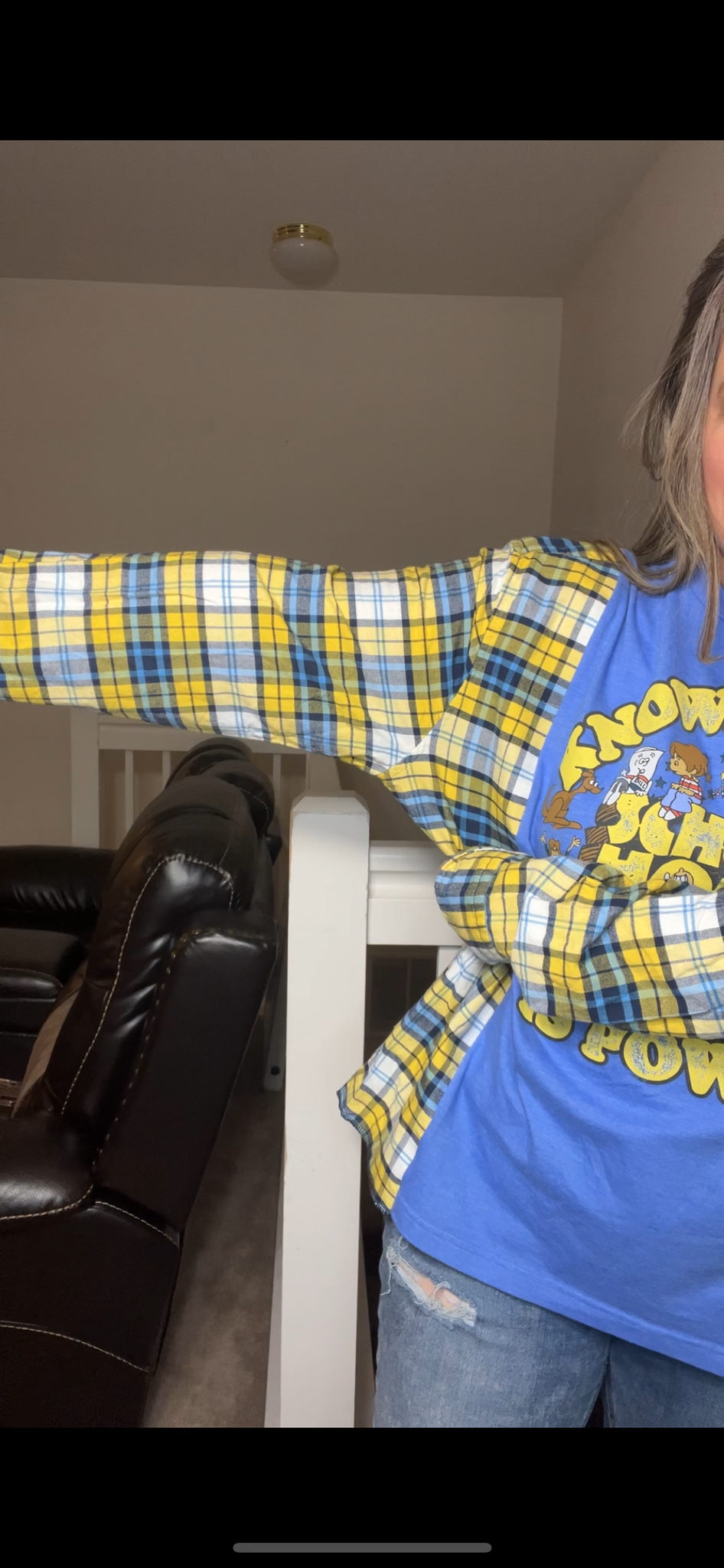 Upcycled School house – women’s XL – T-shirt with flannel sleeves