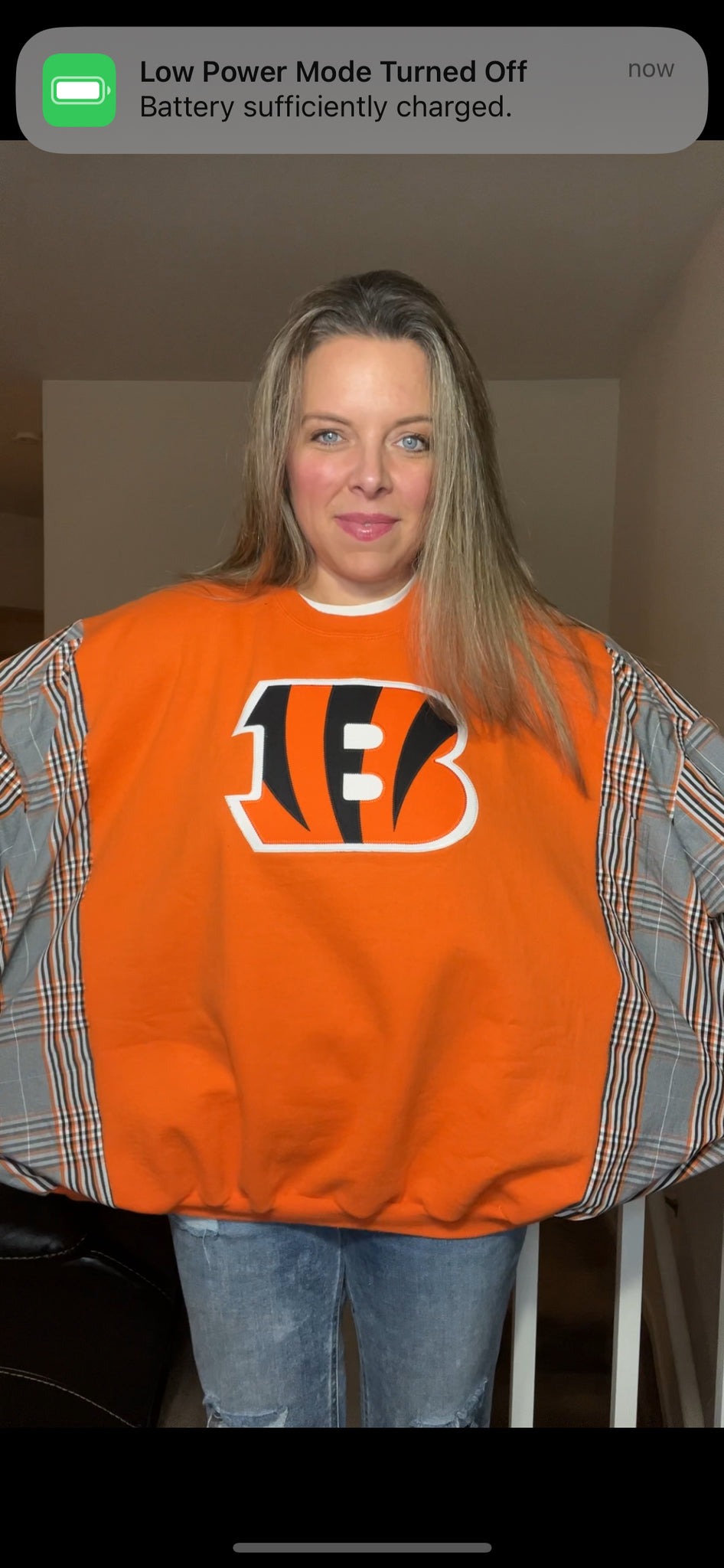 Bengals - woman’s 2X/3X - thick sweatshirt with soft dress shirt sleeves ￼