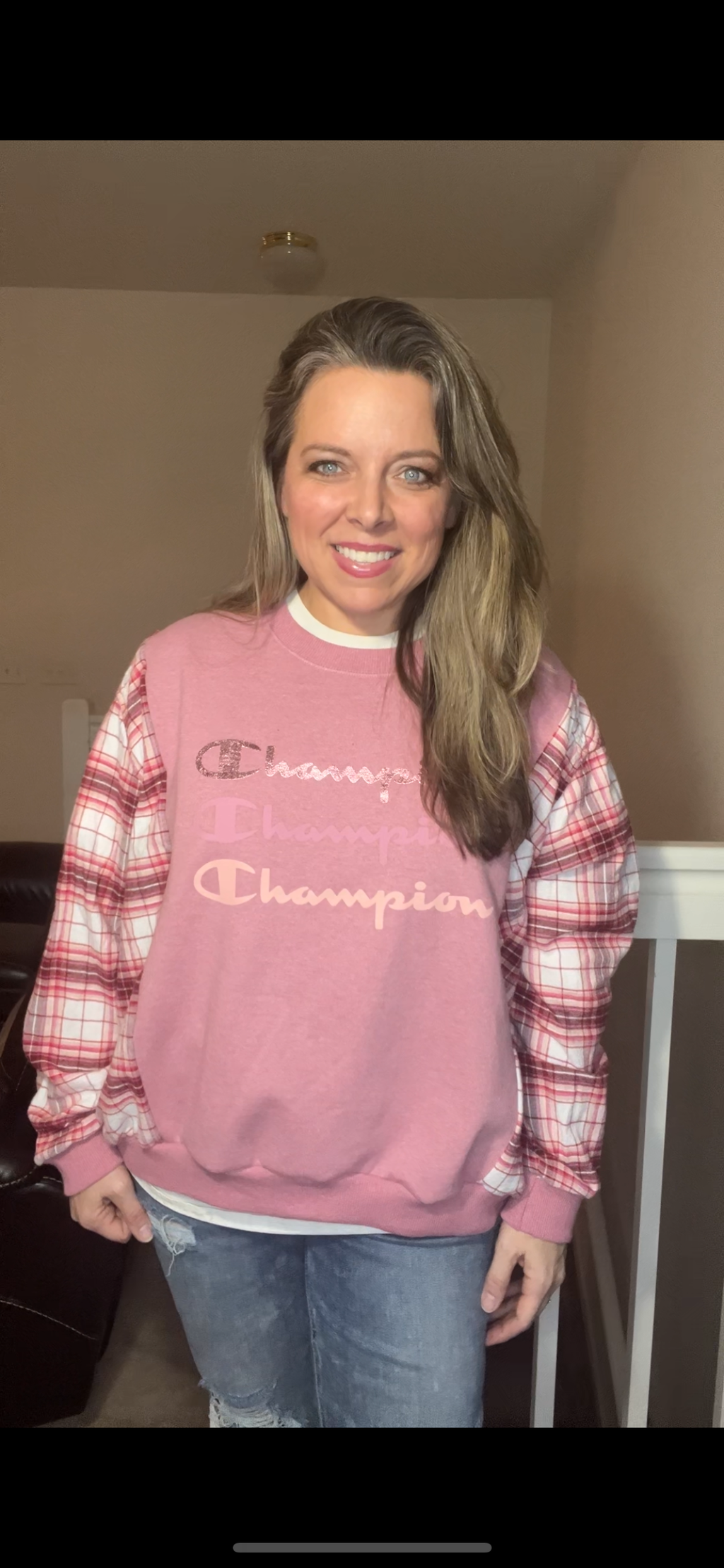 Upcycled Pink champion – women’s medium – midweight sweatshirt with flannel sleeves￼