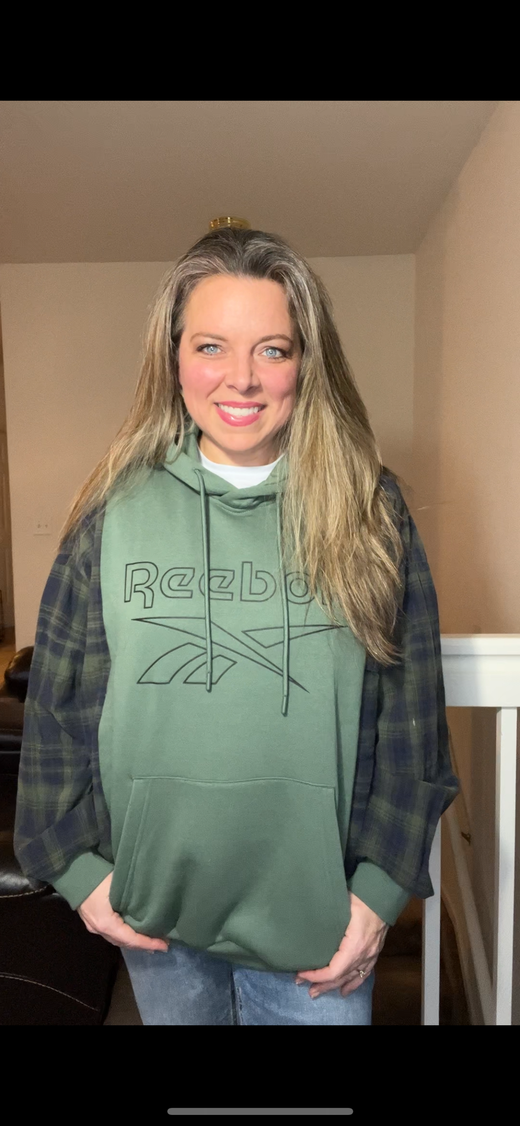 Upcycled Reebok – women’s XL – midweight sweatshirt with flannel sleeves￼