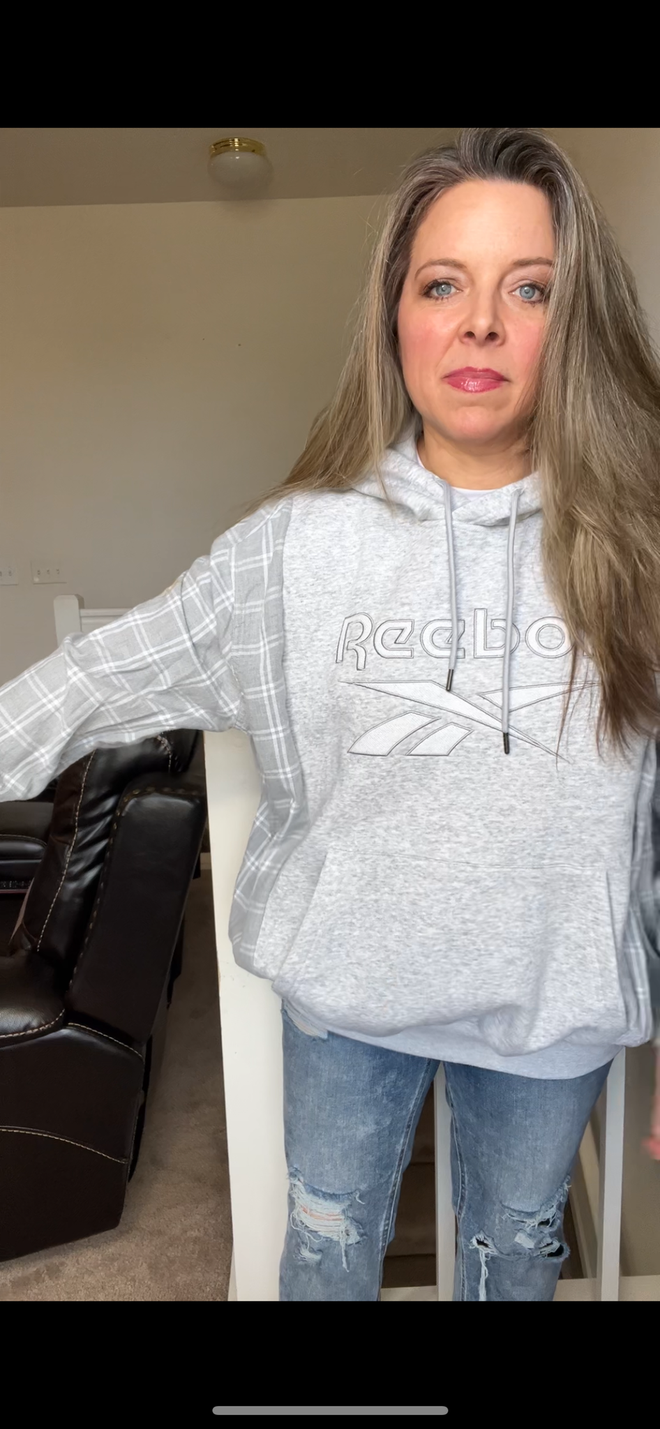 Upcycled Reebok gray – women’s XL – soft thick sweatshirt with flannel sleeves￼