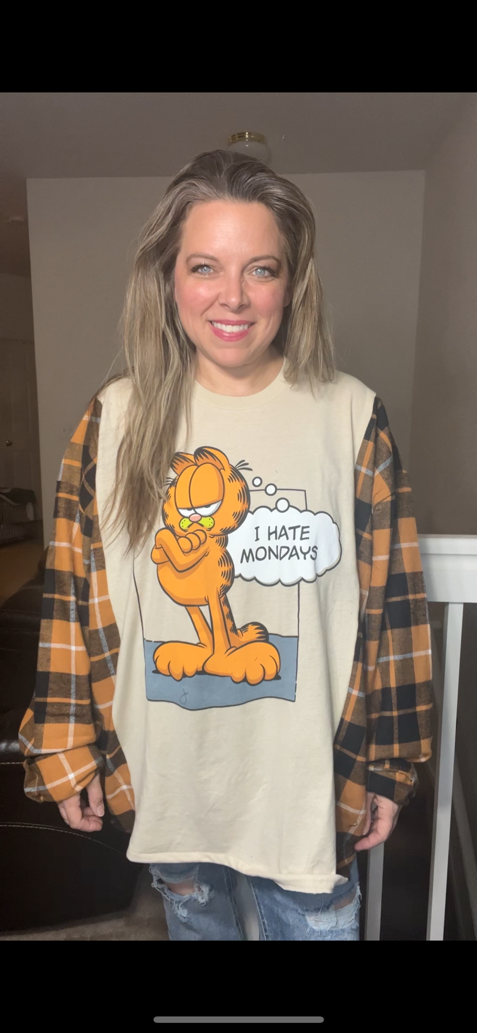 Upcycled Garfield – women’s 4X – T-shirt with flannel sleeves￼