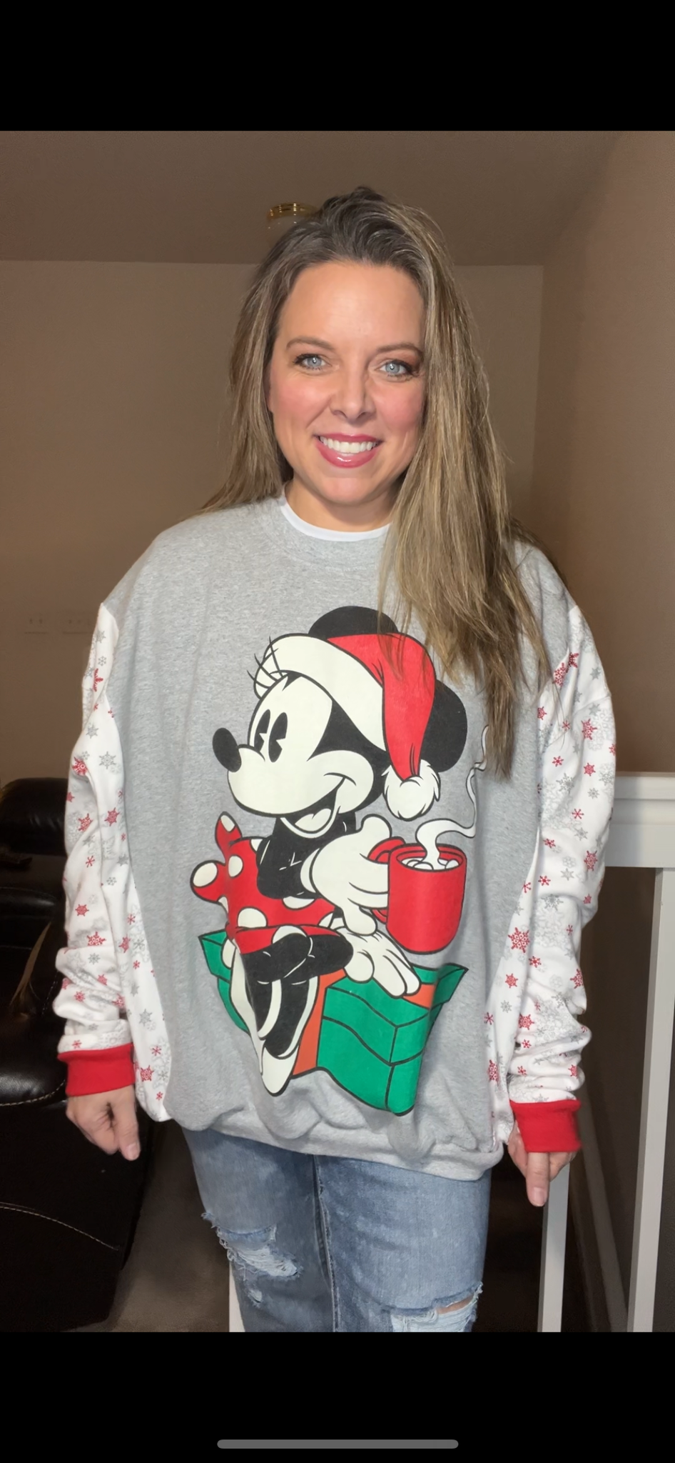 Upcycled Minnie Christmas – women’s 2X – Midweight sweatshirt with turtleneck sleeves￼