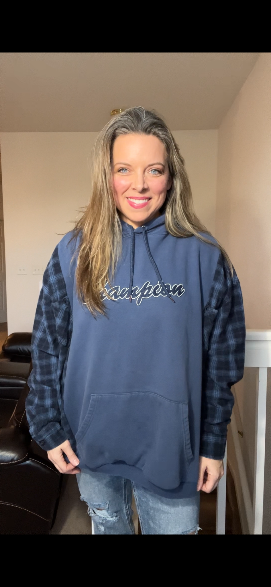 Upcycled Blue champion – women’s 1X – midweight sweatshirt with flannel sleeves￼