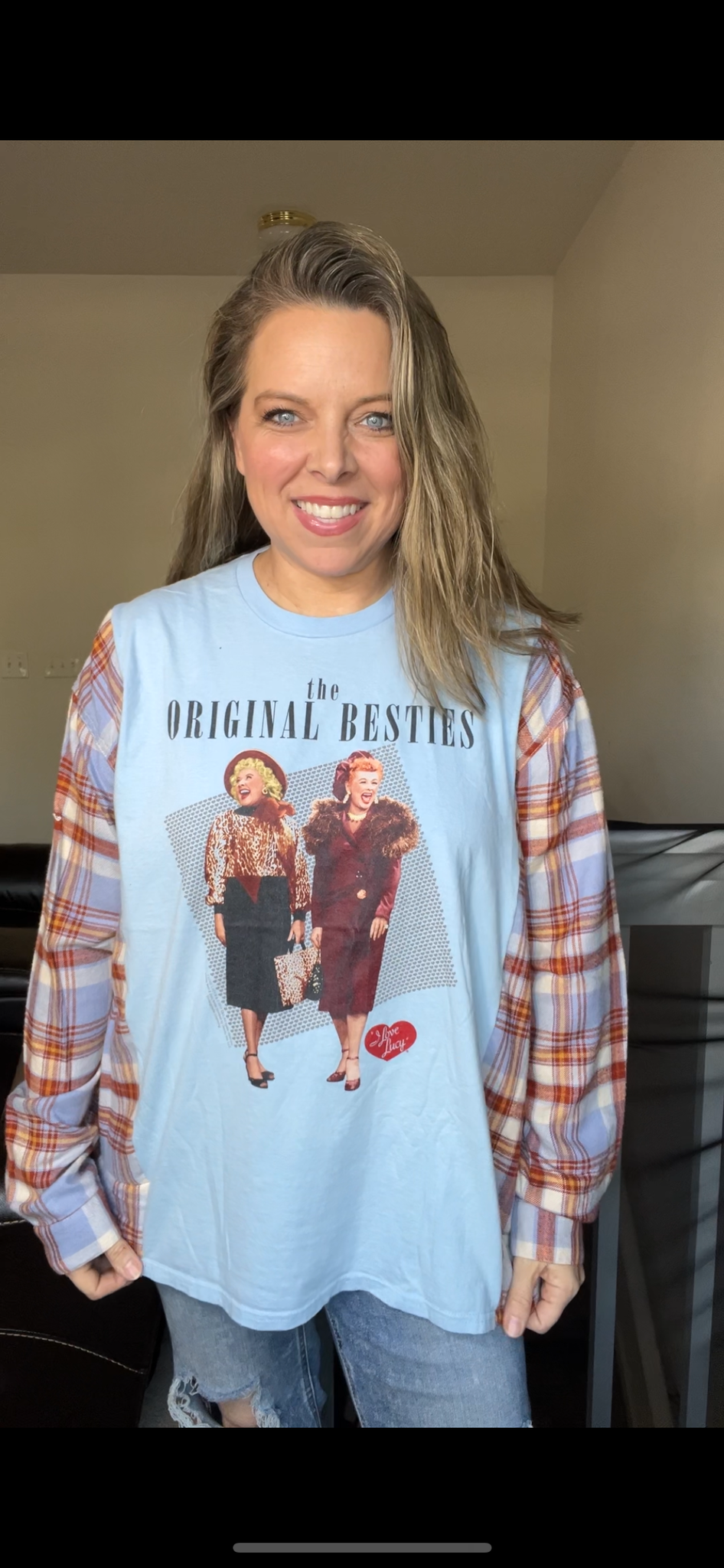 Upcycled Lucy – women’s XL T-shirt with flannel sleeves – sleeves more fitted￼