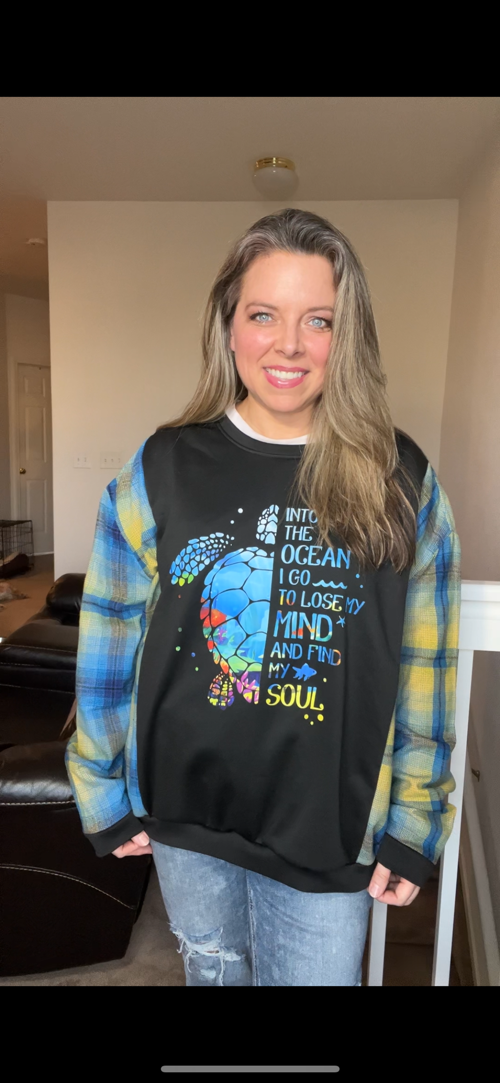 Upcycled Turtle – women’s XL – thin sweatshirt with thick flannel sleeves￼