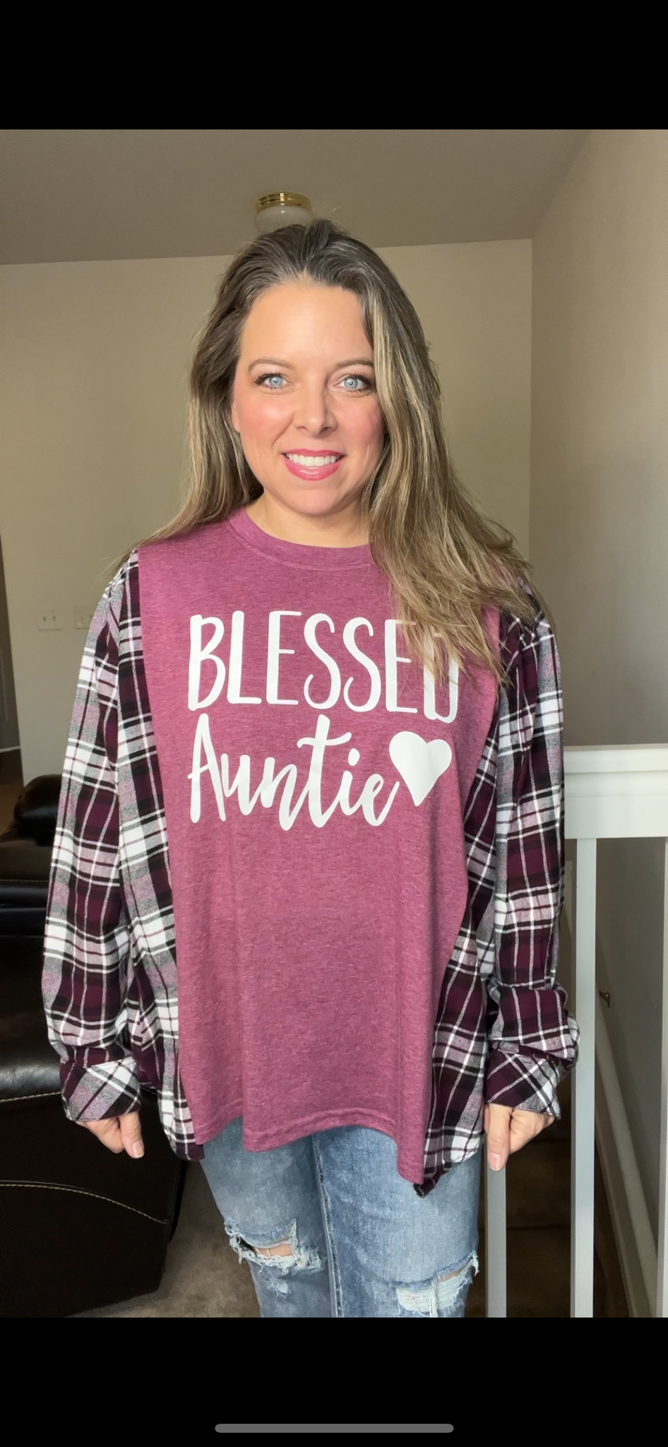 Upcycled Auntie – women’s 1X – T-shirt with flannel sleeves￼